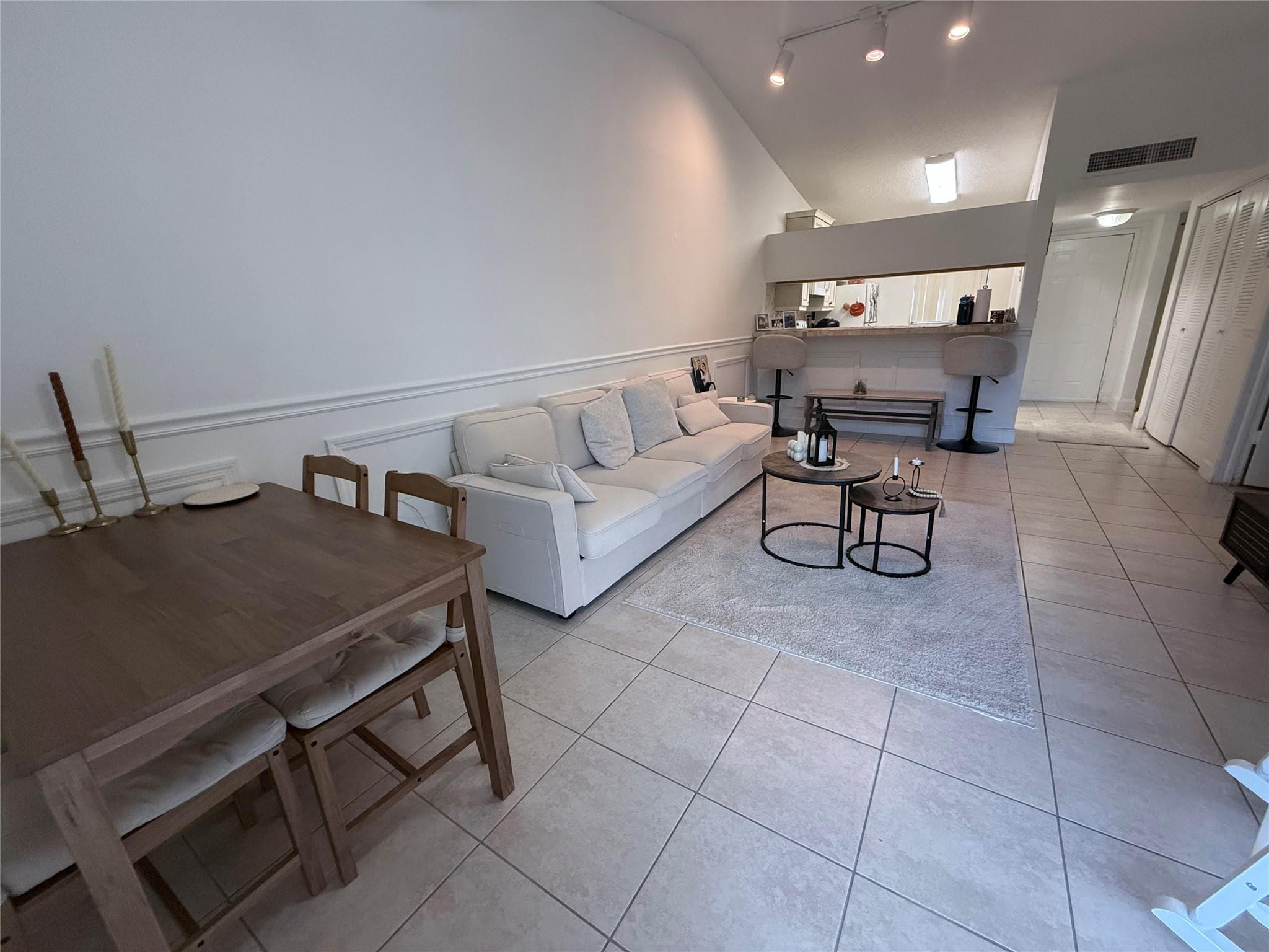 9919 Nob Hill Court # 9919 — Photo 2