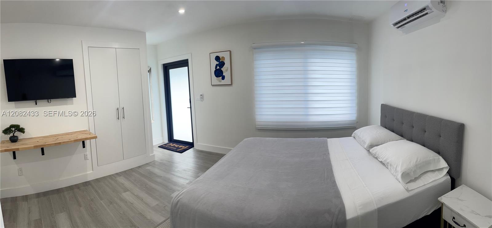 910 SW 8th Ave # A — Photo 2