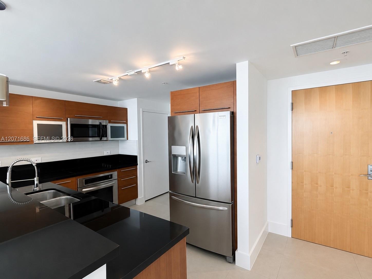 244 Biscayne Blvd # 3903 View 5