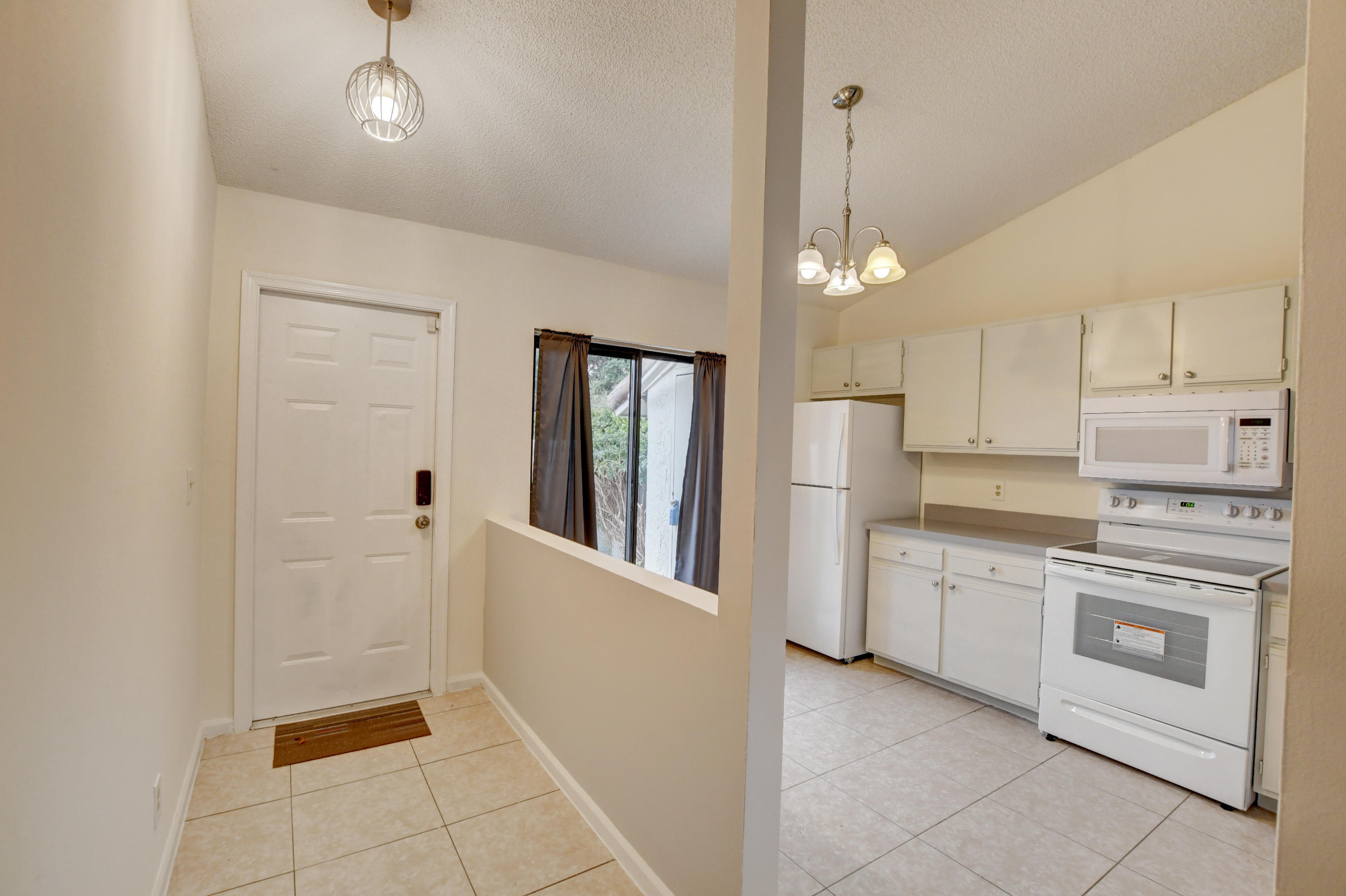 499 HARDWOOD Place — Photo 3