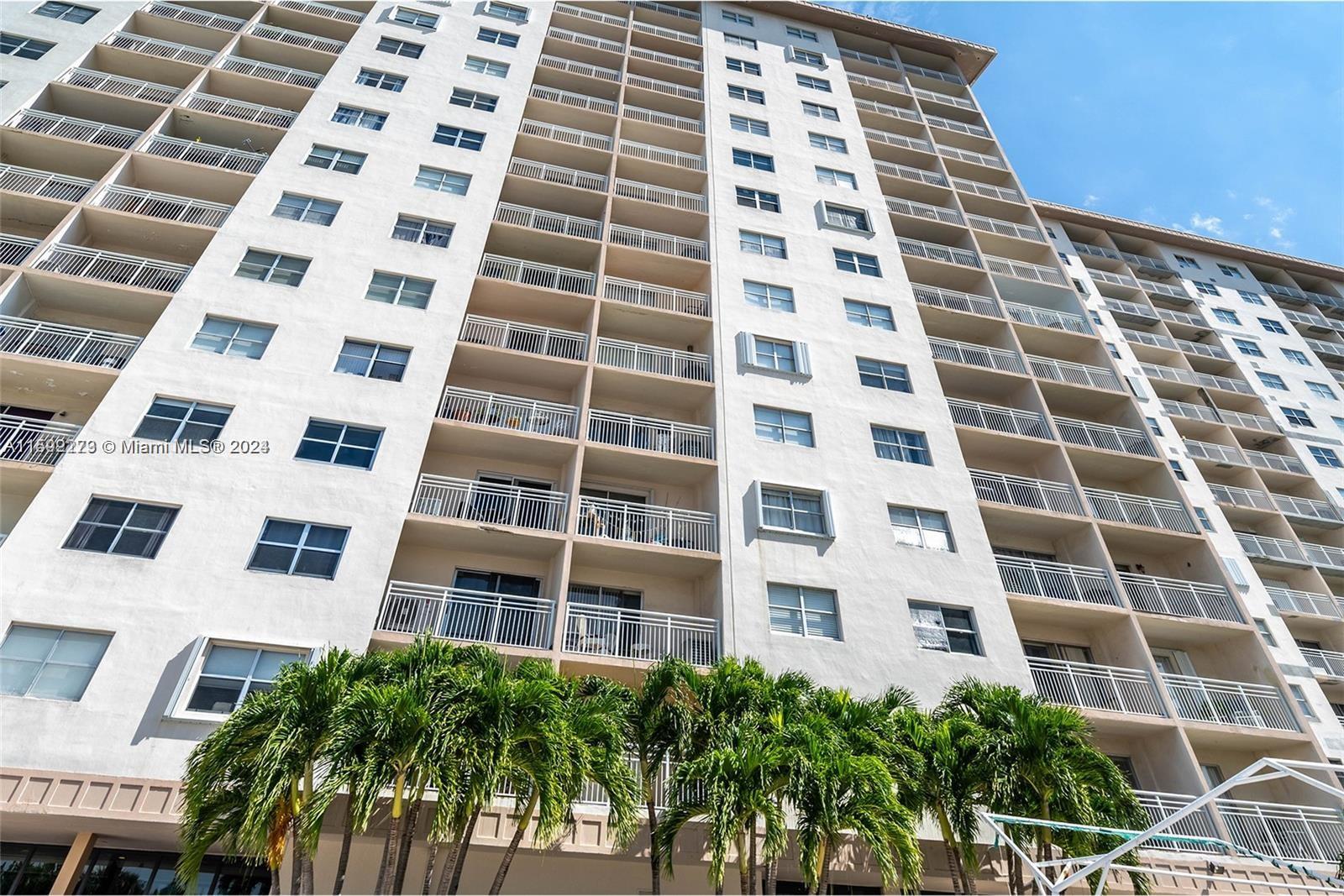 400 Kings Point Dr # 102, Sunny Isles Beach FL 33160