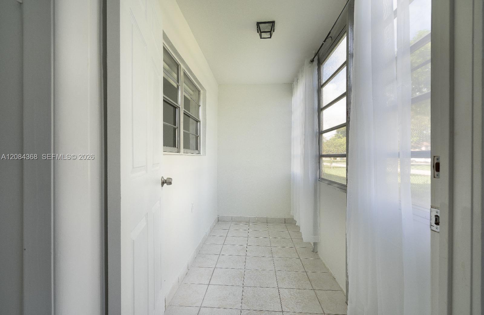 2810 NE 201st Ter # G105 — Photo 4