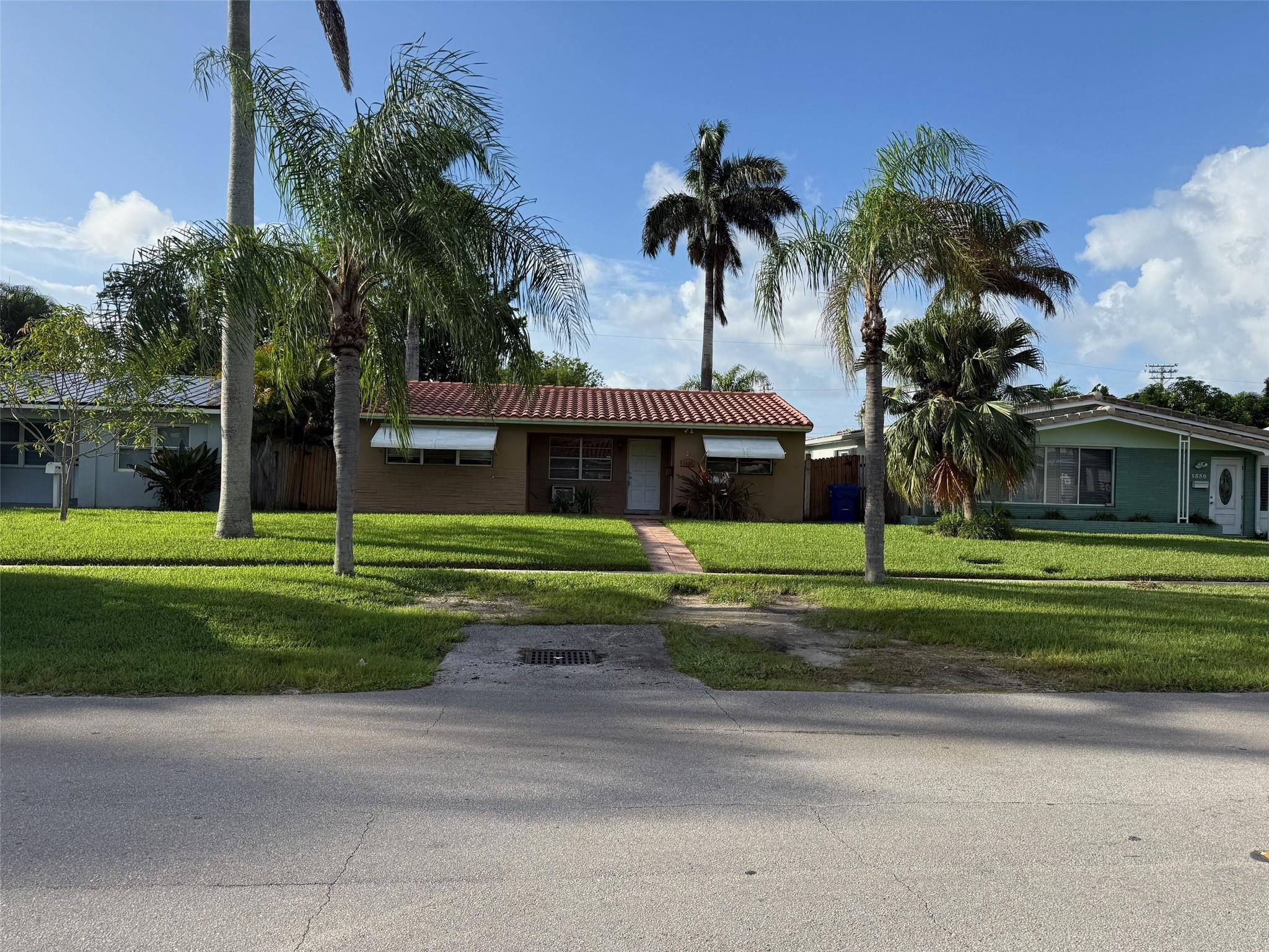 1526 Shenandoah Street, Hollywood FL 33020