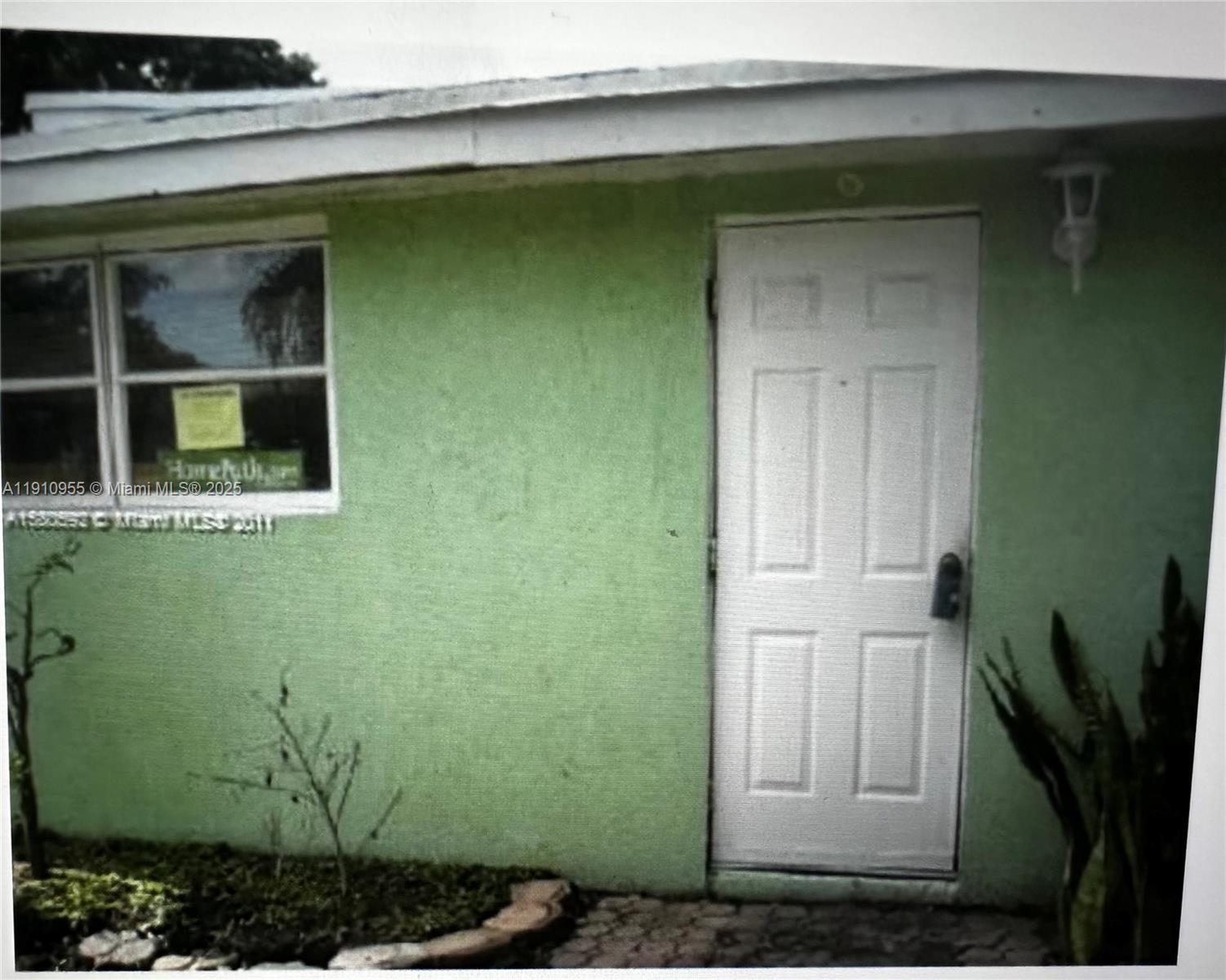 3490 SW 56th Ave — Photo 3