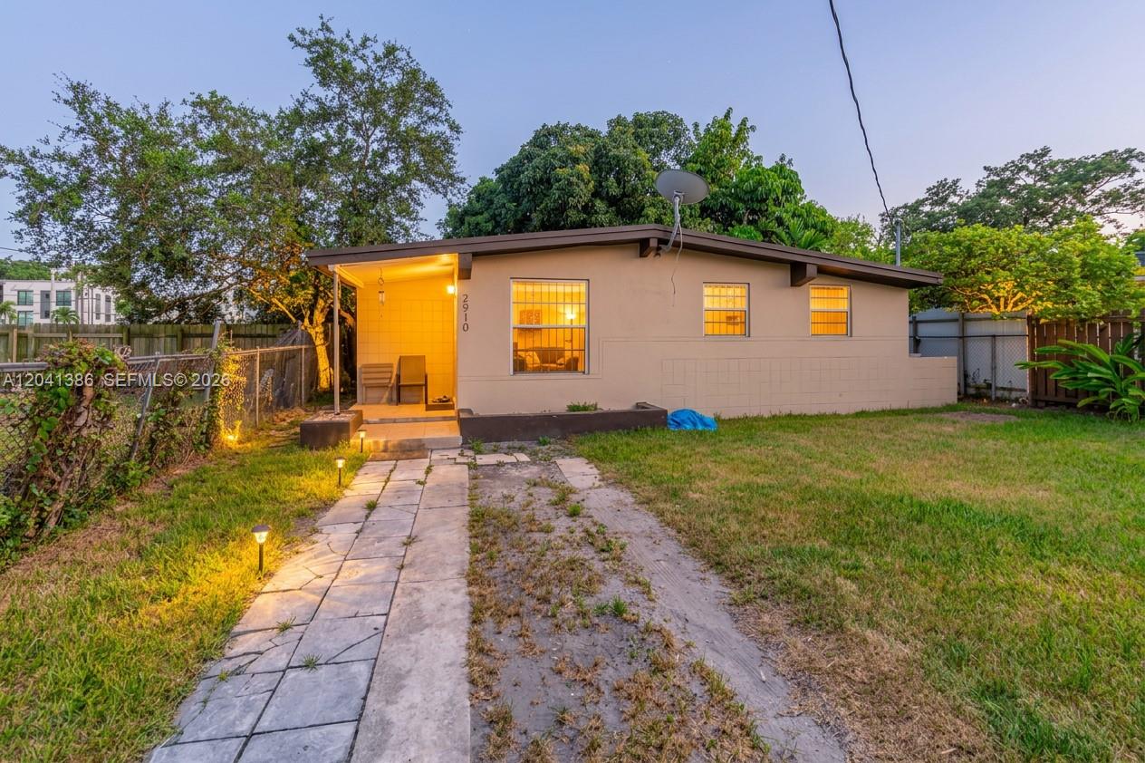 2910 NW 47th St, Miami FL 33142