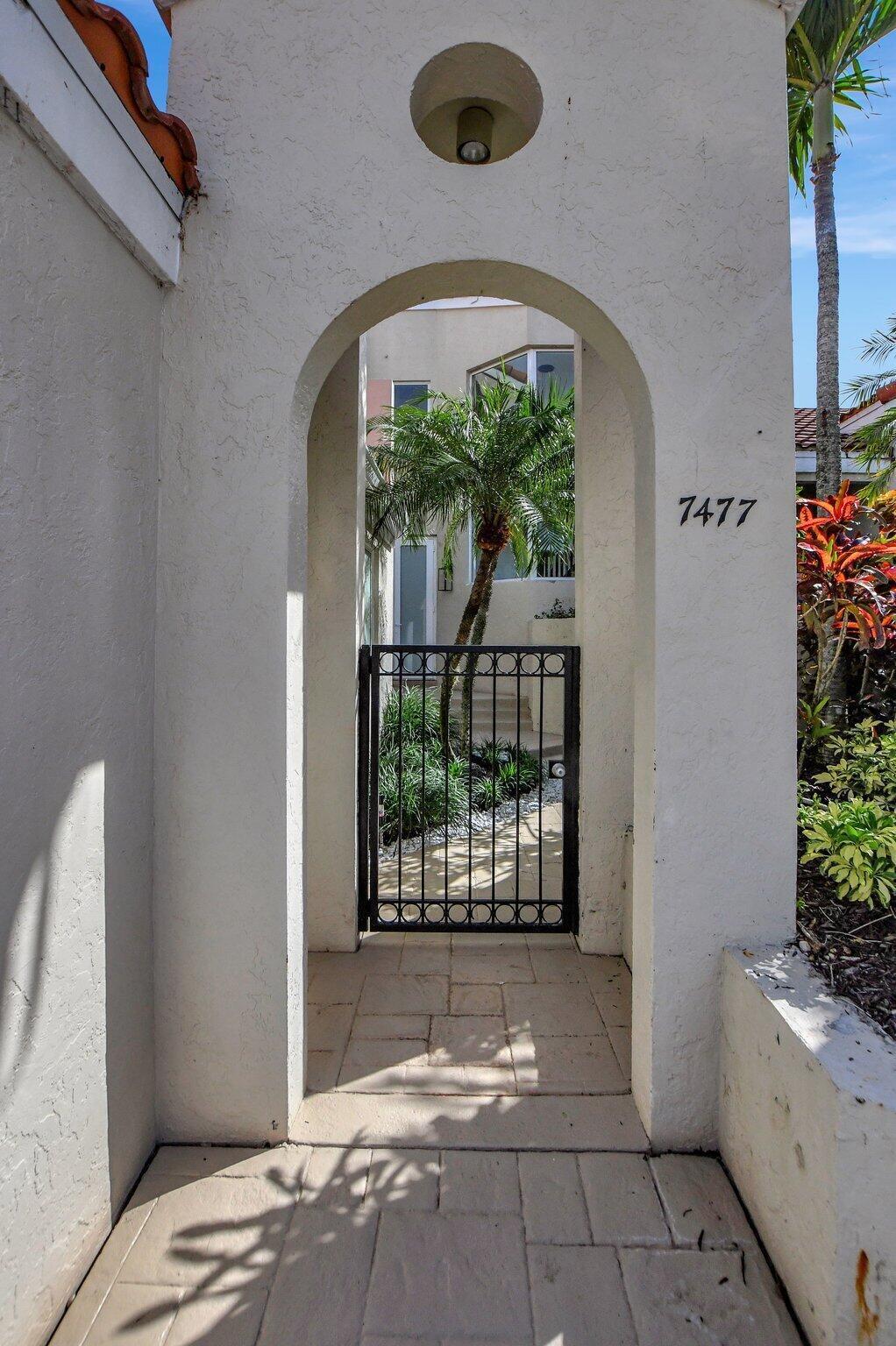 7477 CAMPO FLORIDO — Photo 3