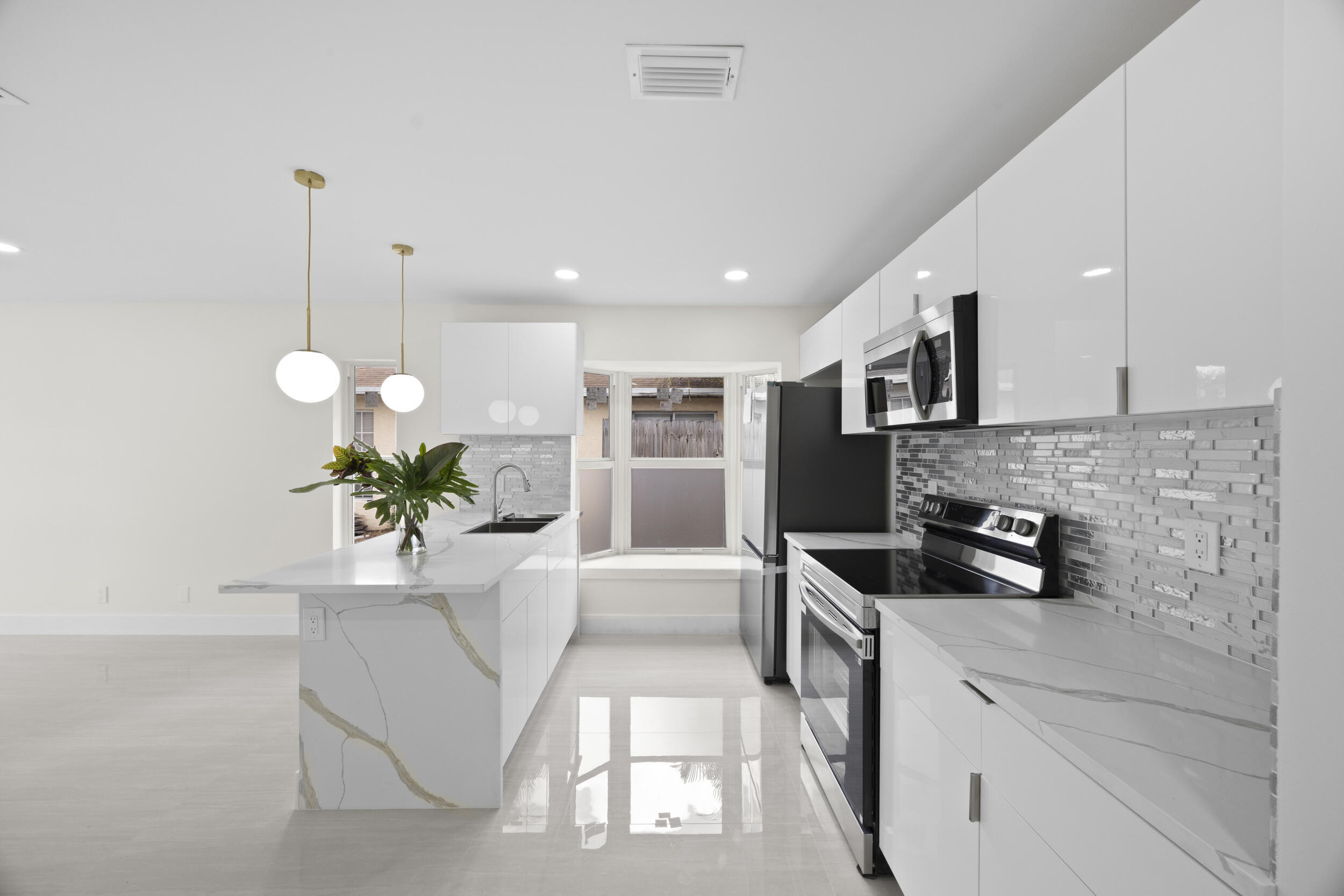 5664 BOYNTON Crescent — Photo 4