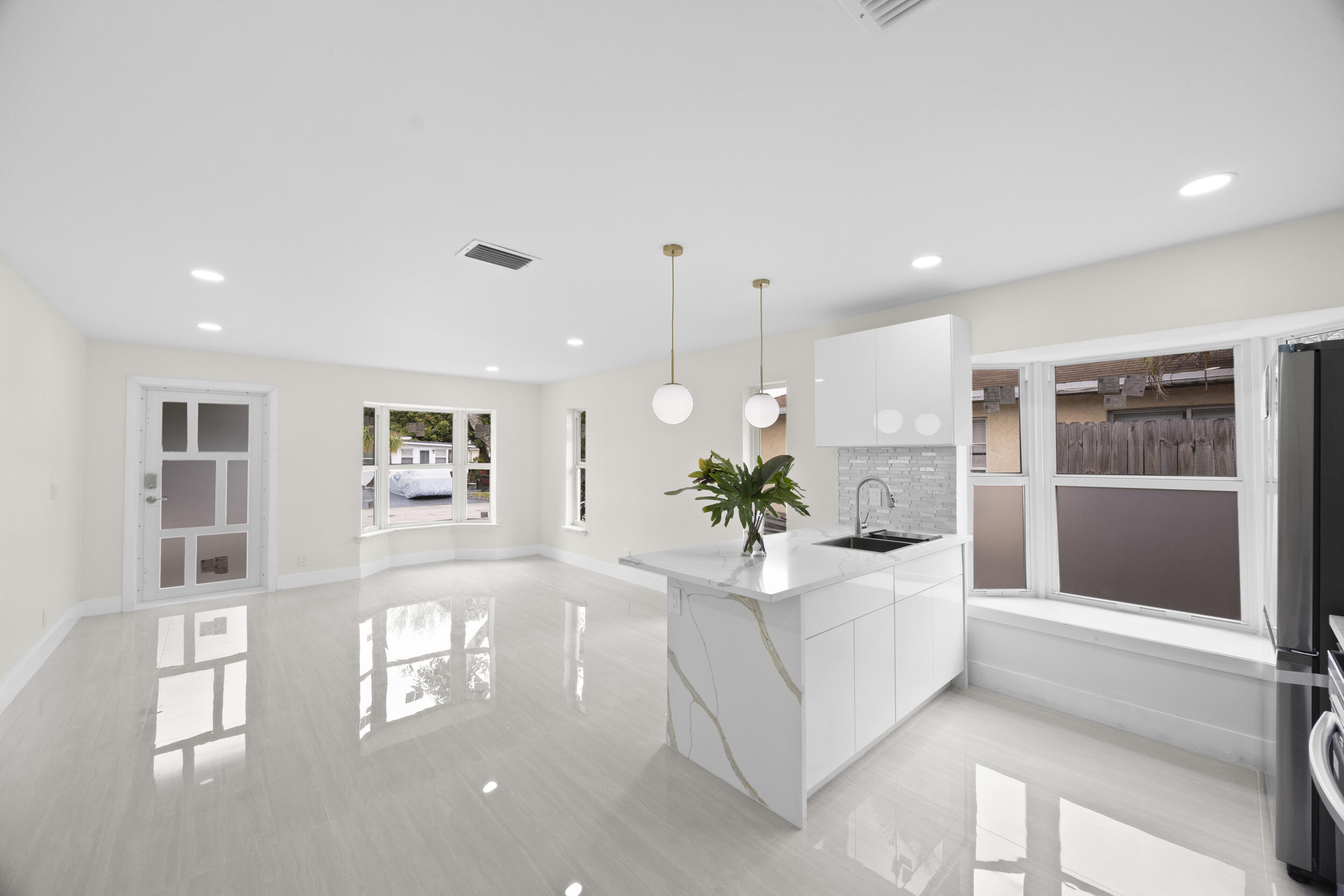 5664 BOYNTON Crescent — Photo 5