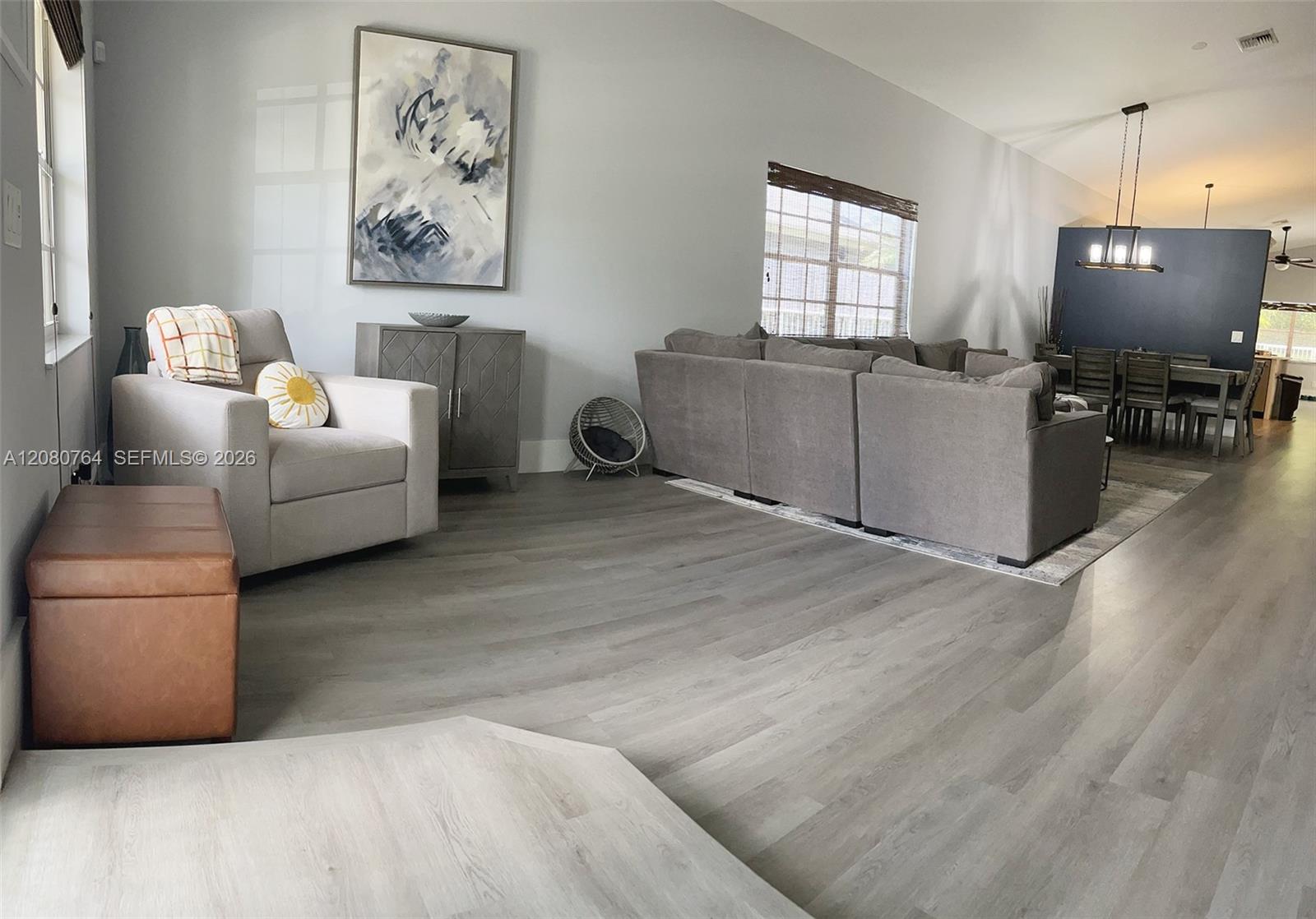 6384 Lansdowne Cir — Photo 3