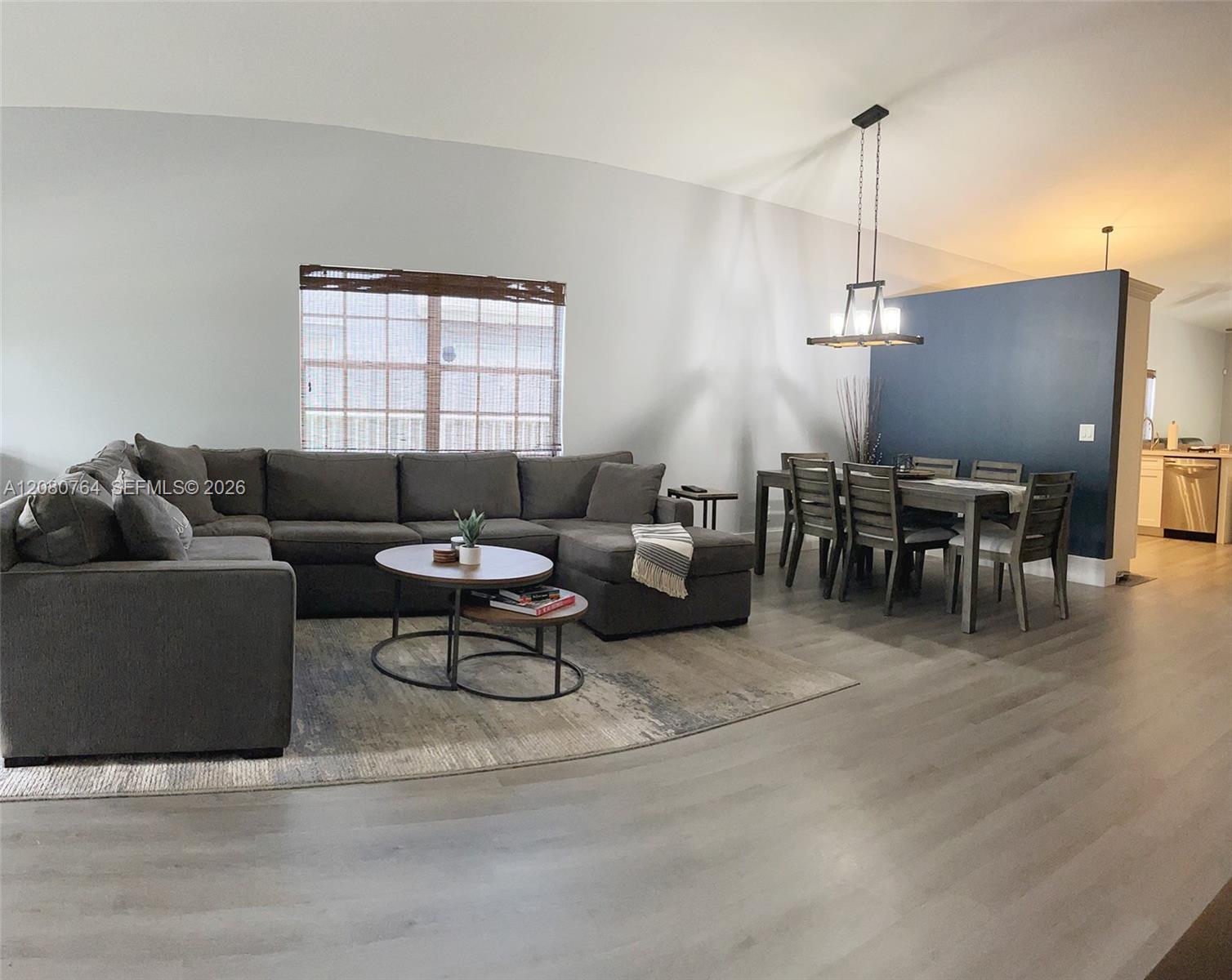 6384 Lansdowne Cir — Photo 5