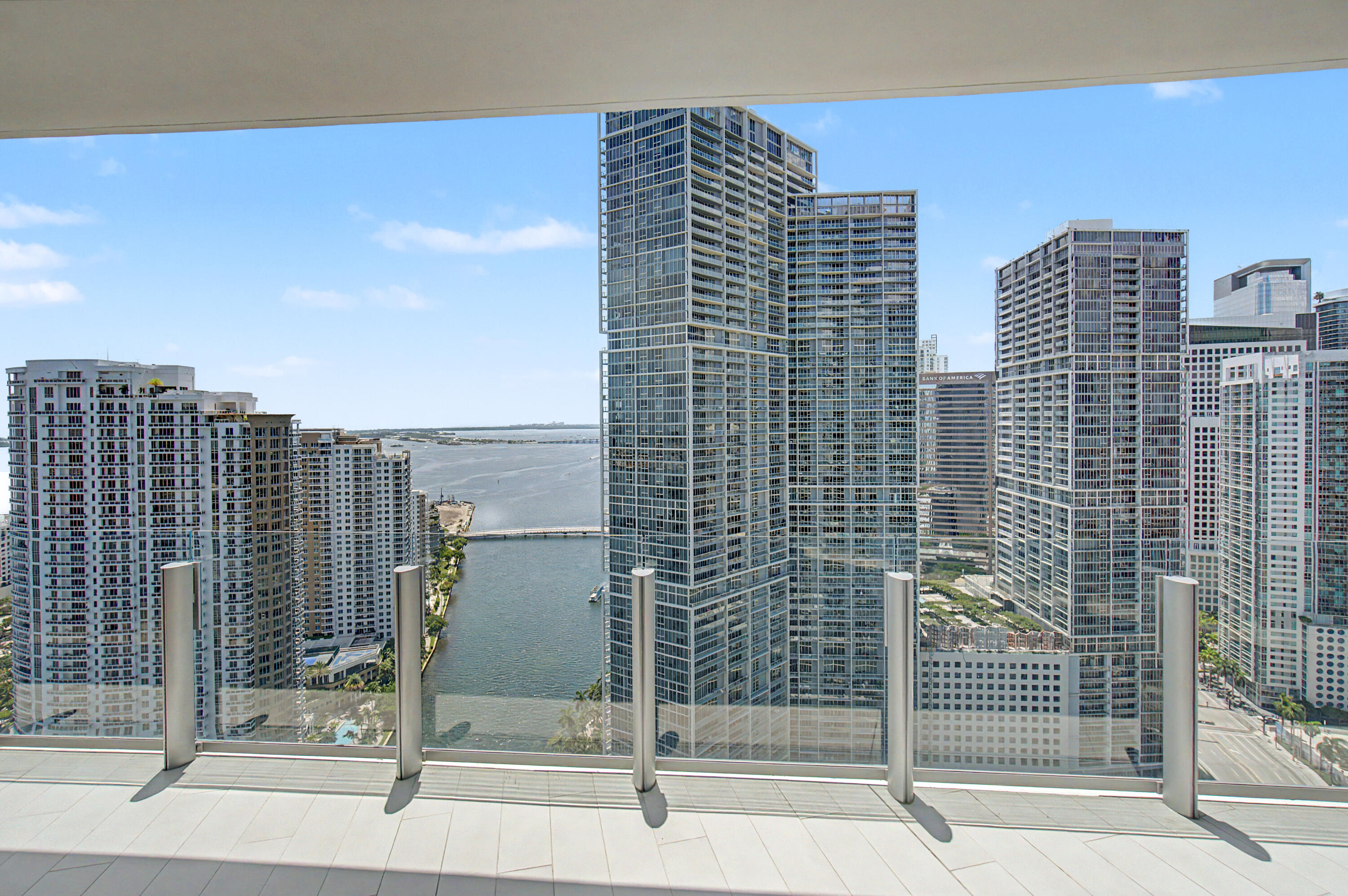 300 BISCAYNE BOULEVARD Way # 3306 — Photo 3