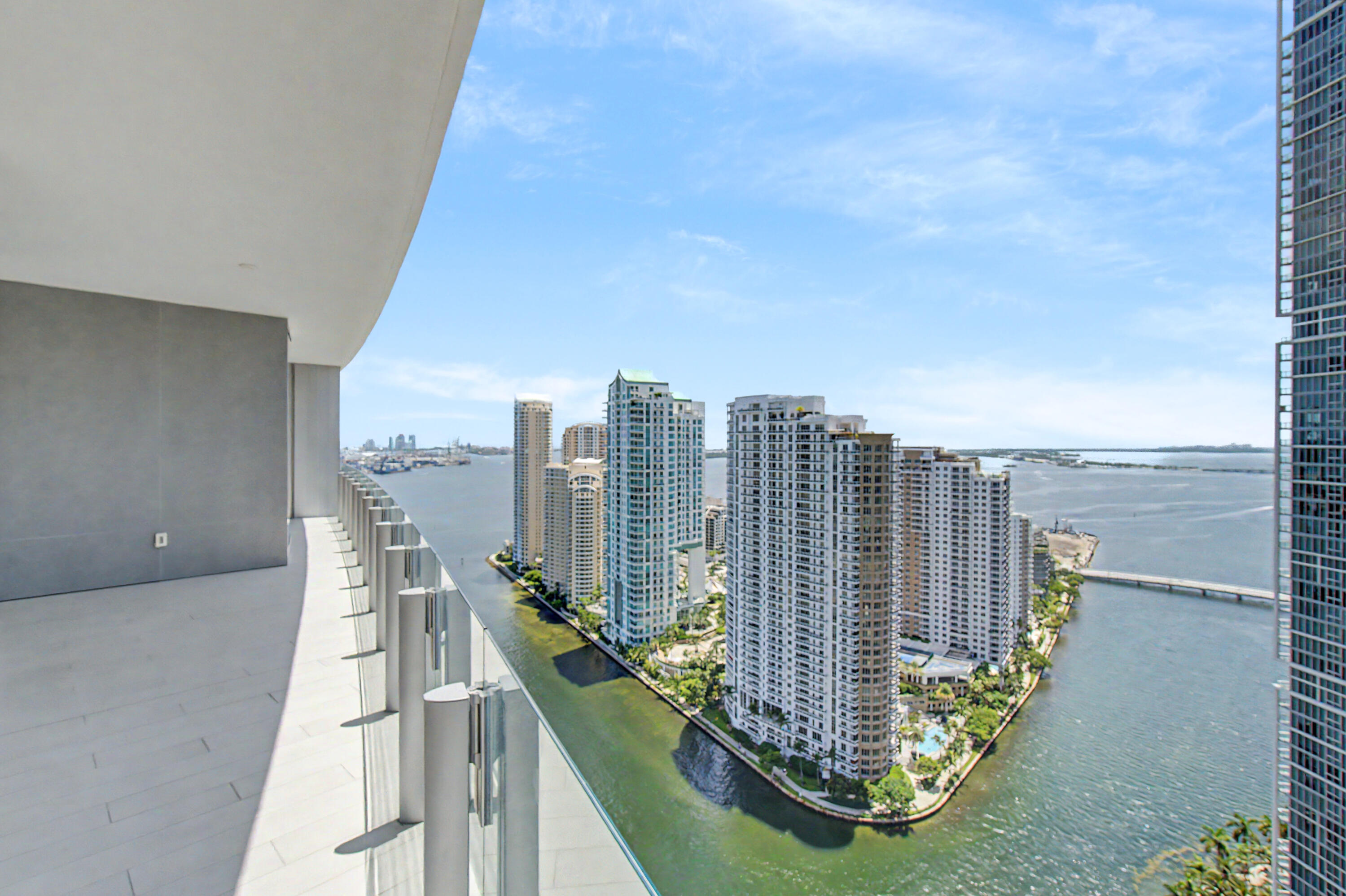 300 BISCAYNE BOULEVARD Way # 3306 — Photo 2