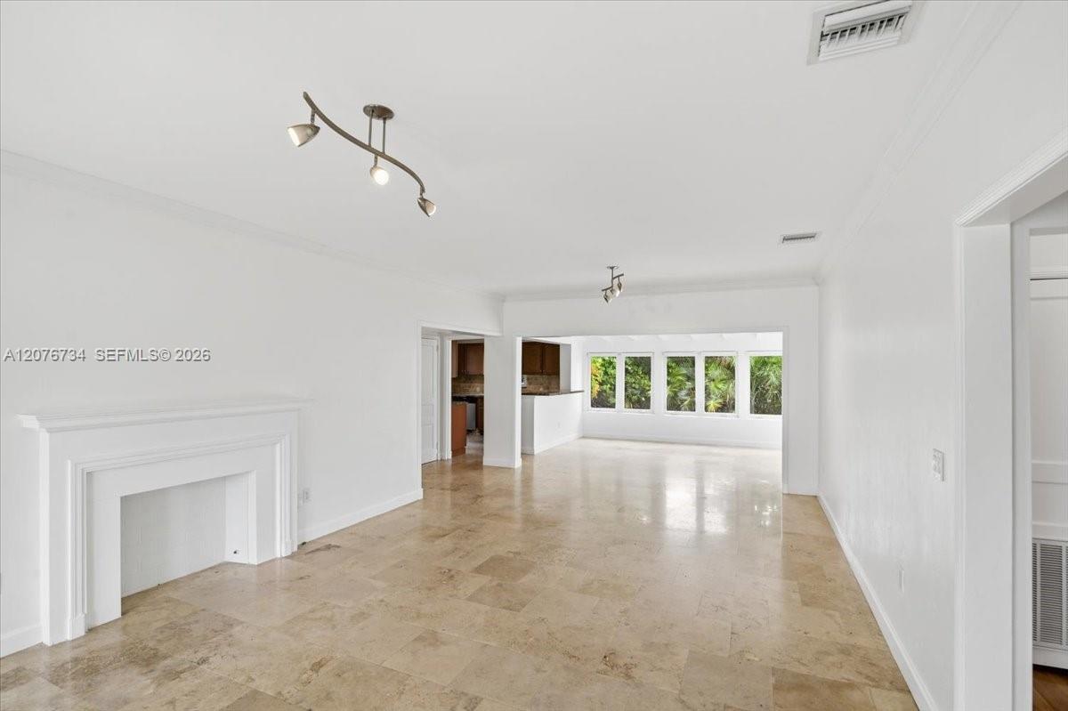 8975 Froude Ave — Photo 3