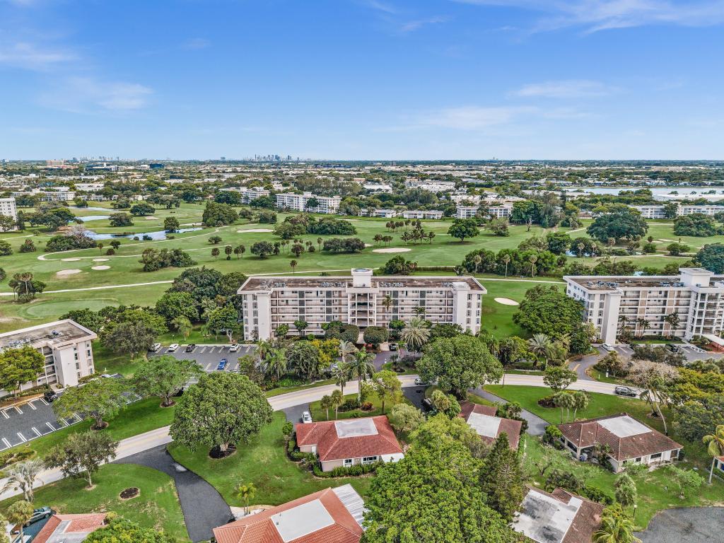 2950 N Palm Aire Drive # 607, Pompano Beach FL 33069
