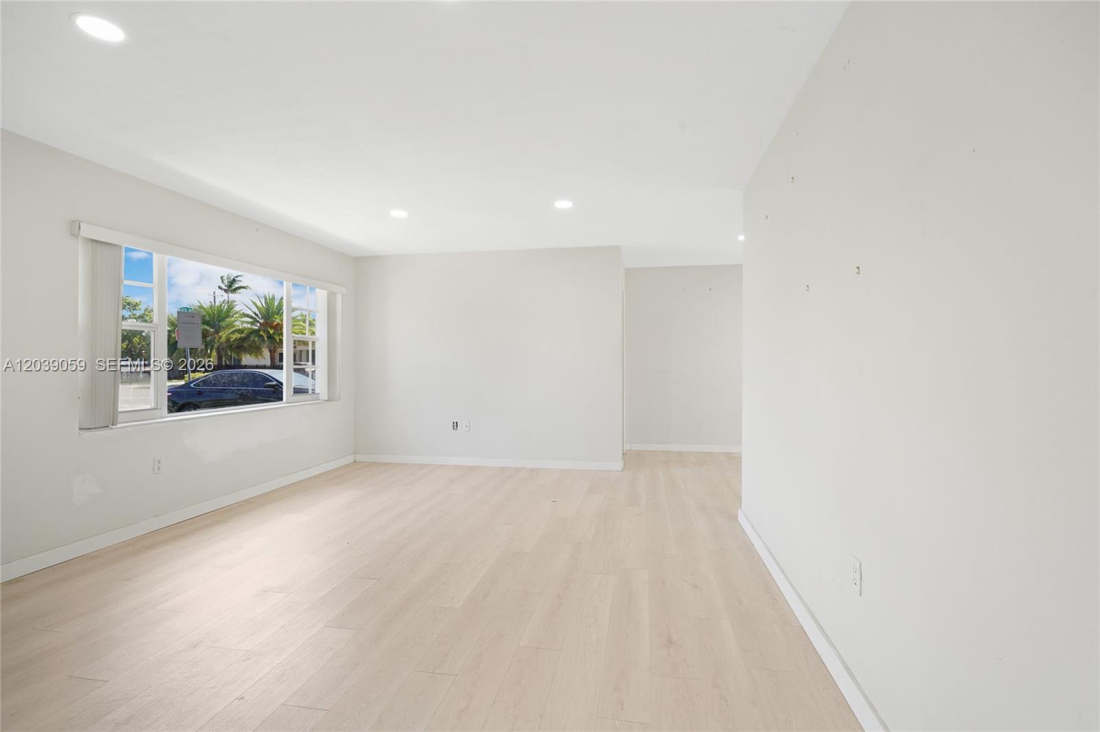 10051 SW 13th Ter — Photo 4