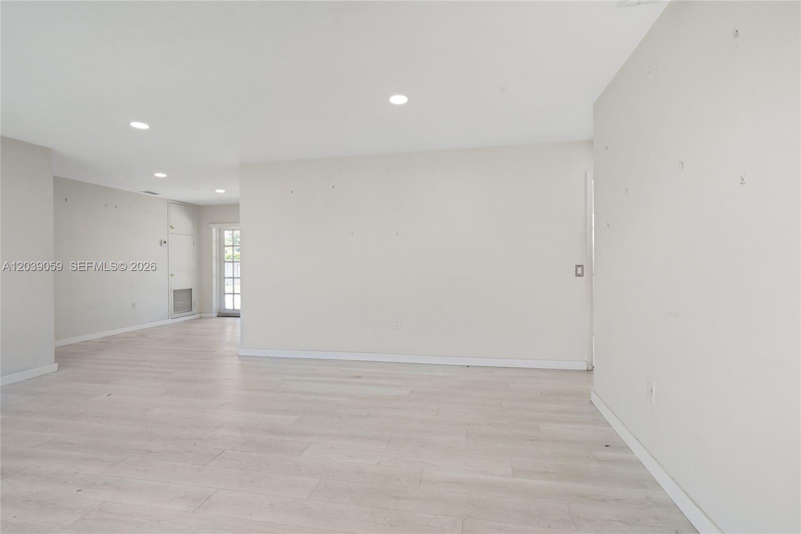 10051 SW 13th Ter — Photo 5