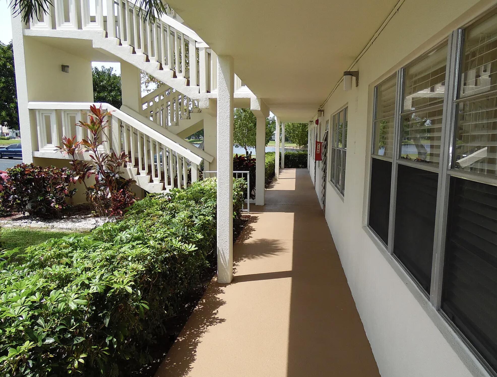 1037 Cambridge B, Deerfield Beach FL 33442