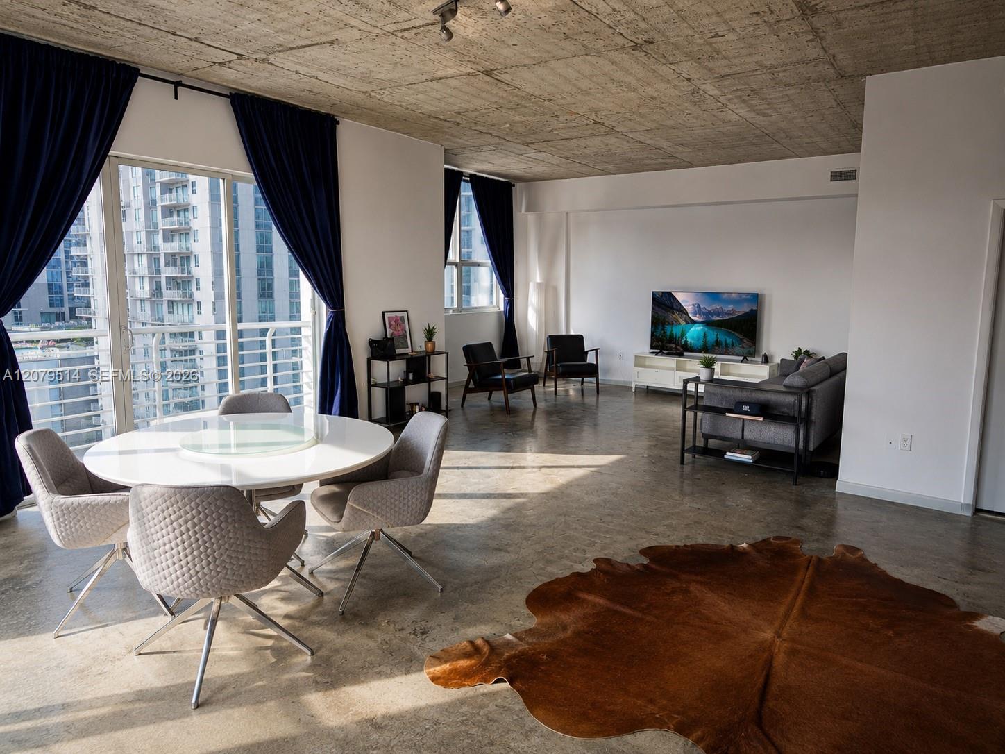 133 NE 2nd Ave # 2113 — Photo 3