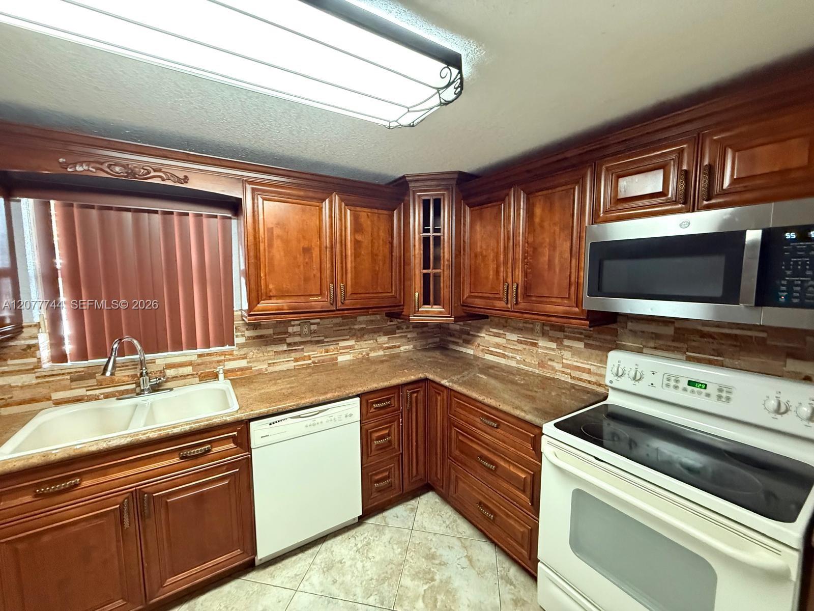 9357 Fontainebleau Blvd # D104 — Photo 4
