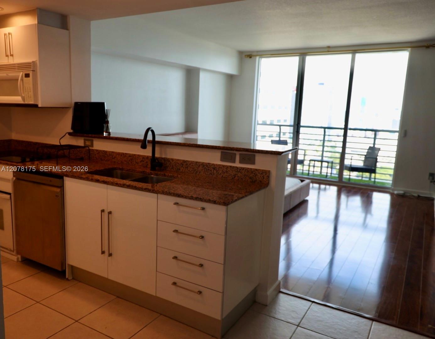 325 S Biscayne Blvd # 4220 — Photo 3