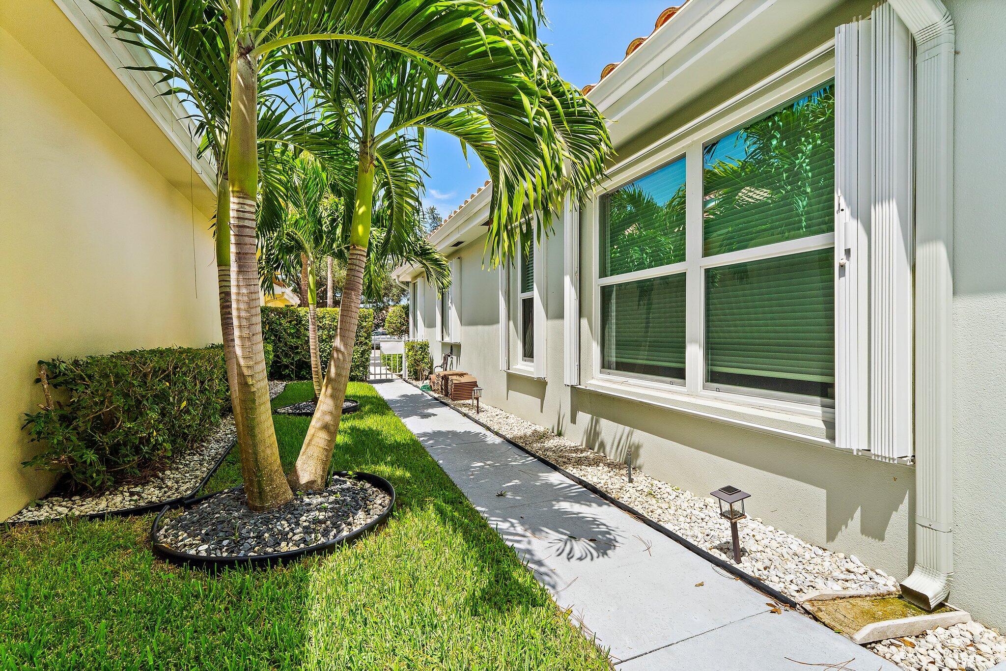 188 S HAMPTON Drive — Photo 4