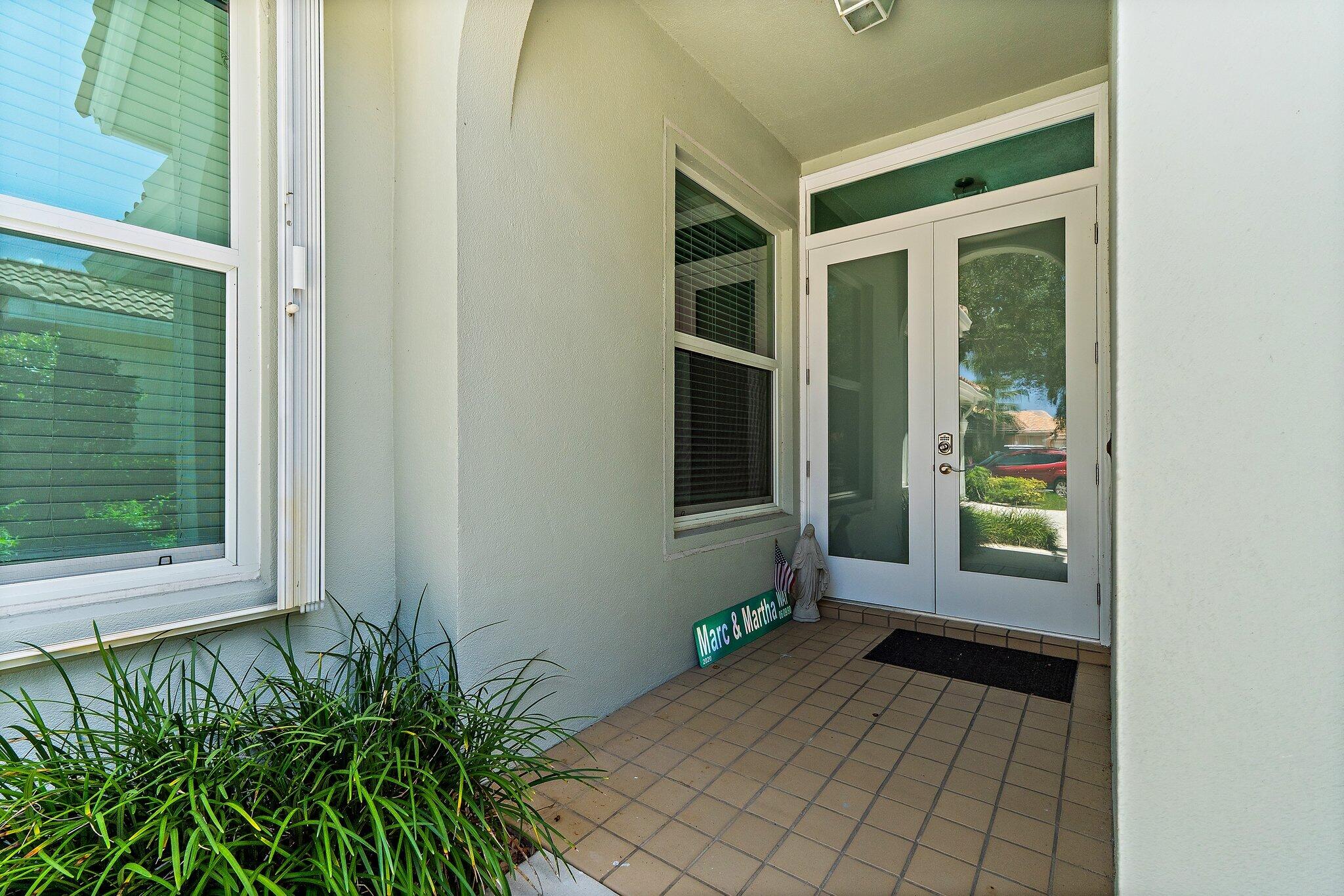 188 S HAMPTON Drive — Photo 3