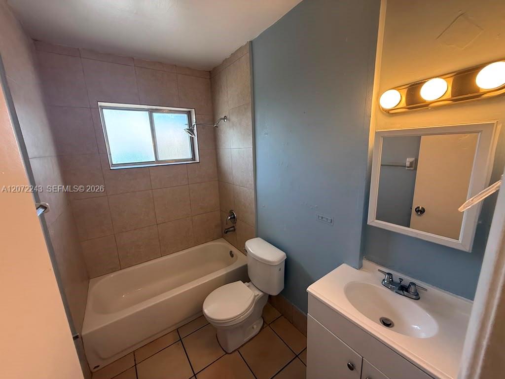 1501 W 42nd St # 205 — Photo 4
