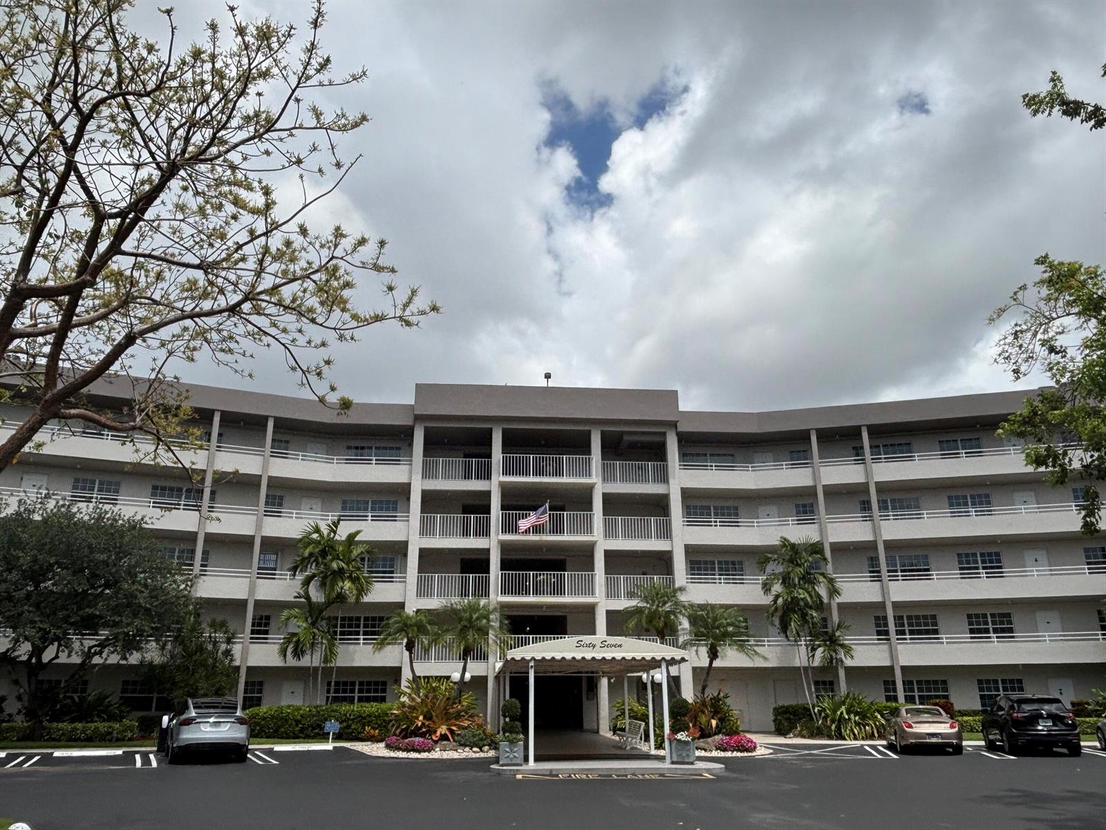 555 Oaks Lane # 309, Pompano Beach FL 33069