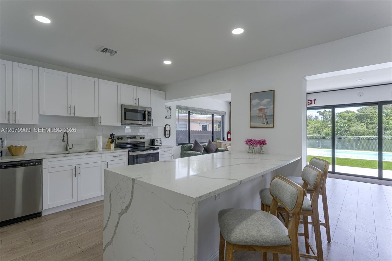 317 N 31st Ave — Photo 3