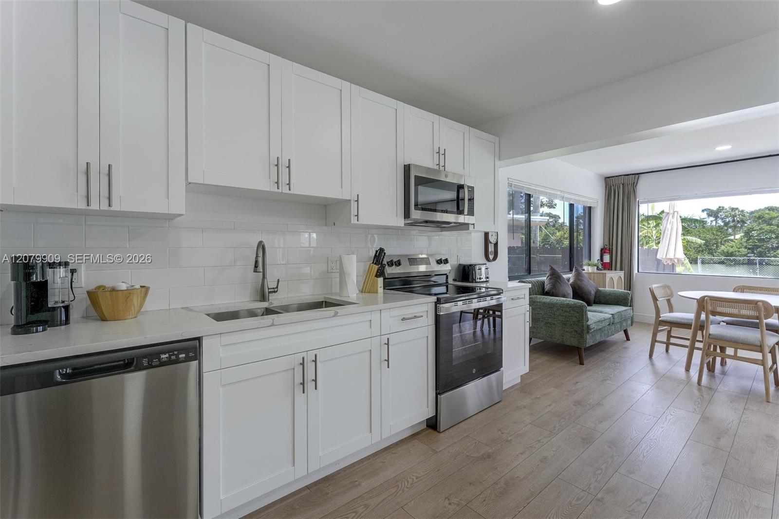 317 N 31st Ave — Photo 4