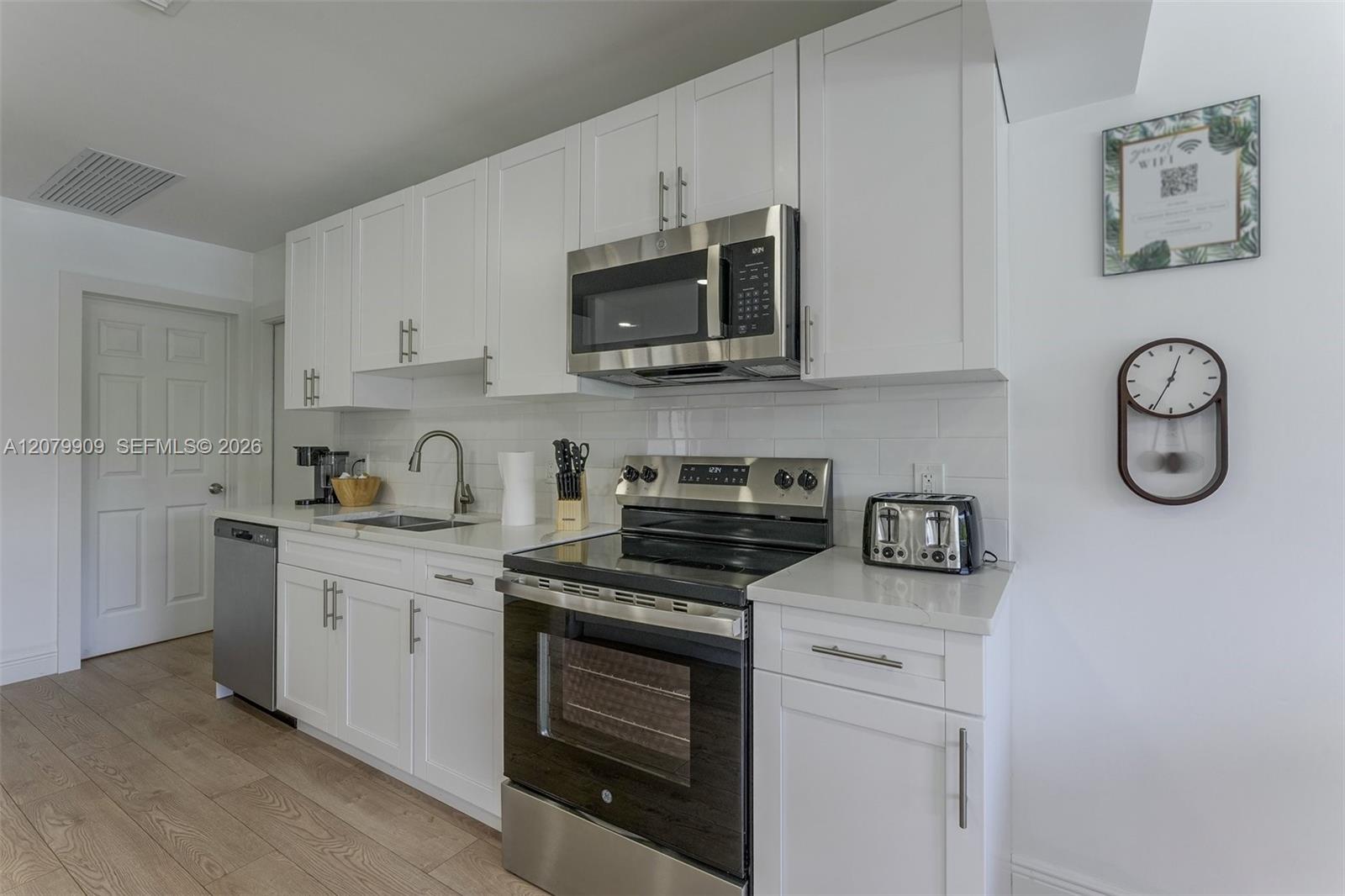 317 N 31st Ave — Photo 5