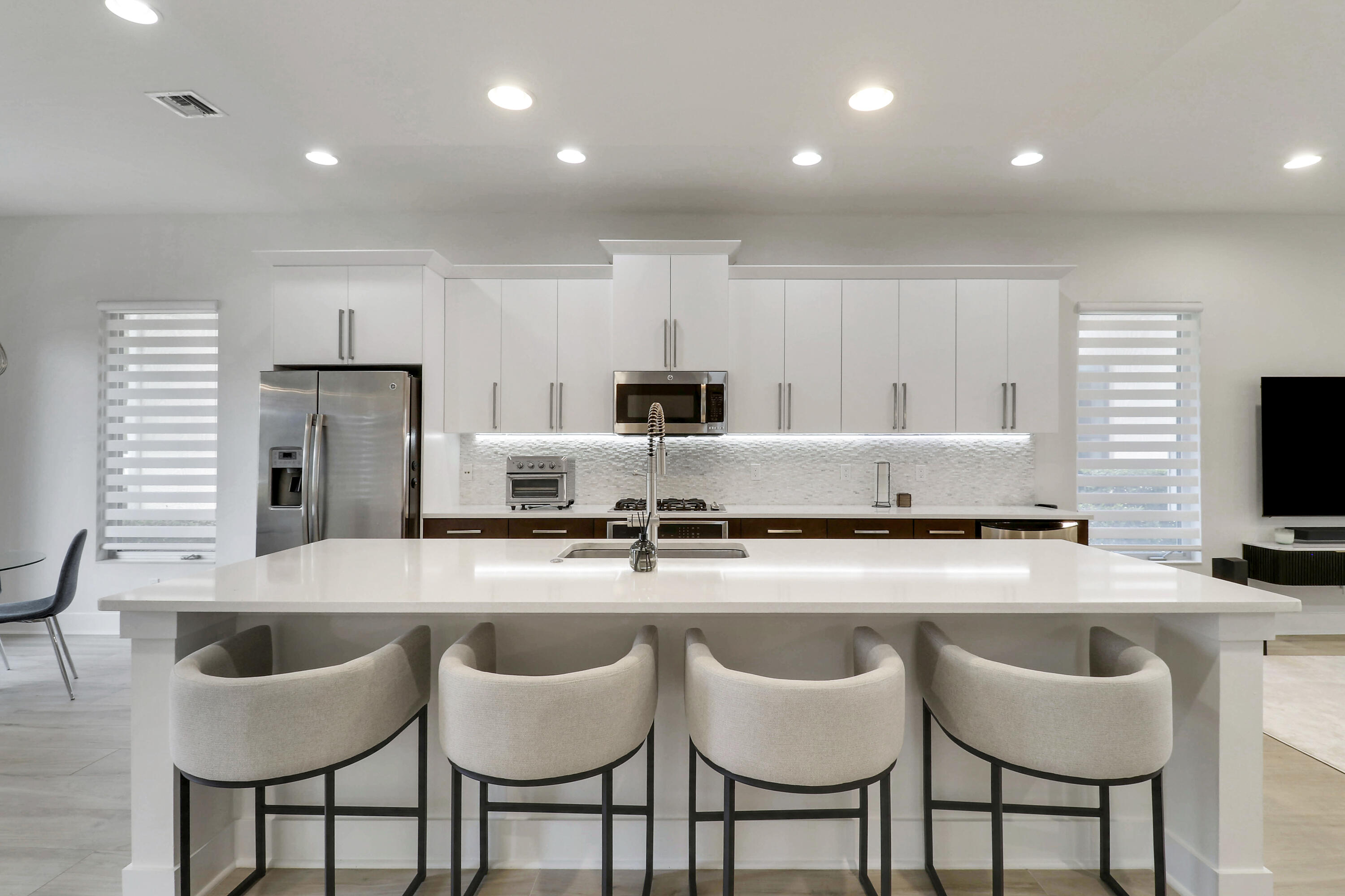 5029 GRANDIFLORA Road, Palm Beach Gardens FL 33418