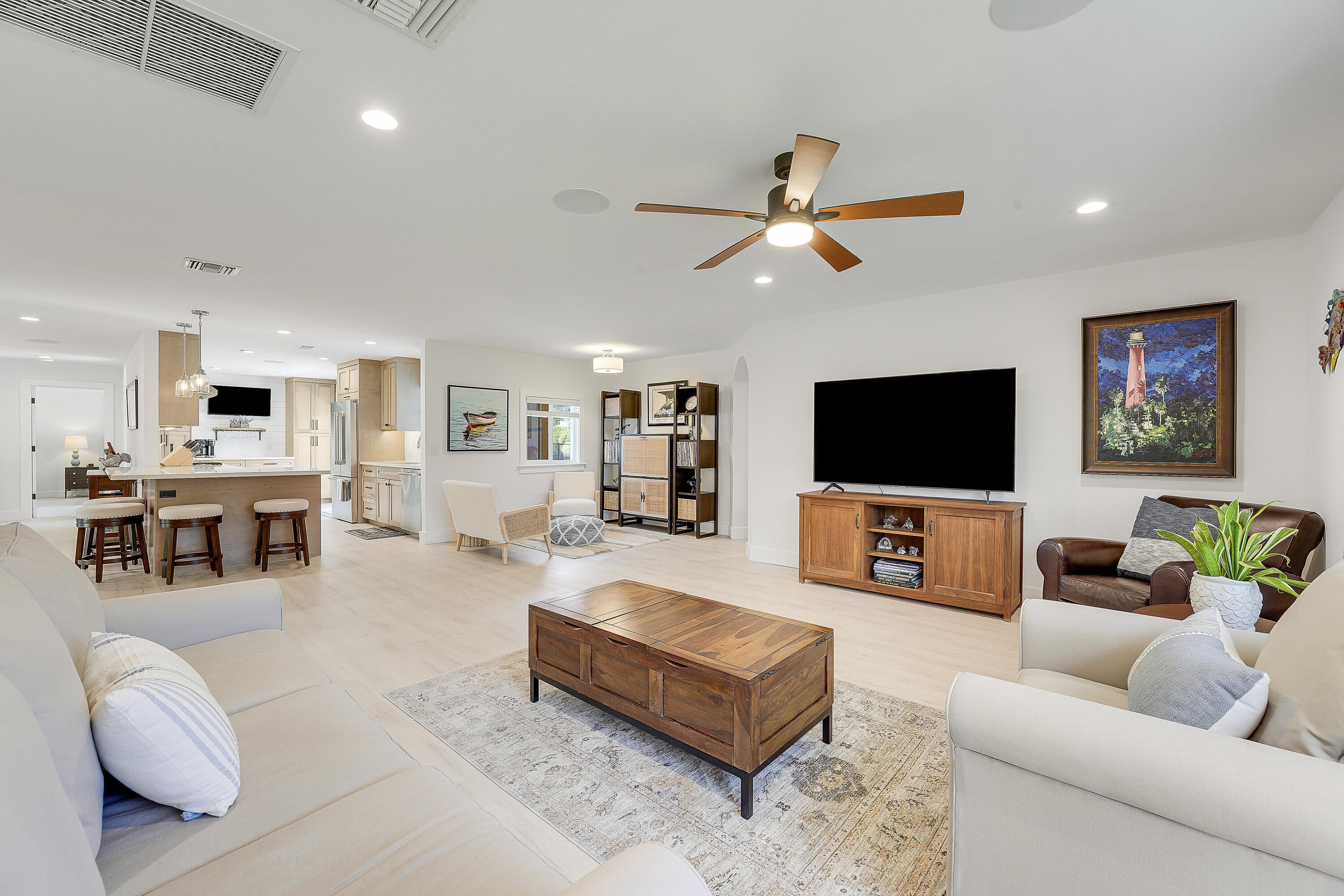 10376 W Tara Boulevard — Photo 3