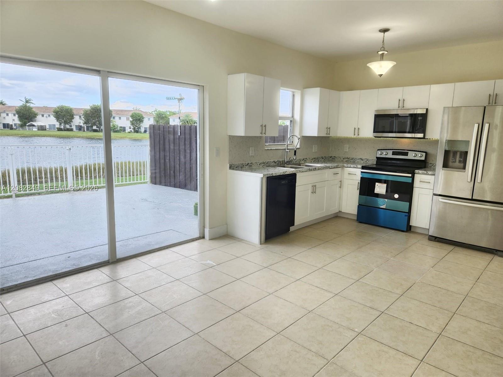 1525 SE 31st Ct # 1525 — Photo 3