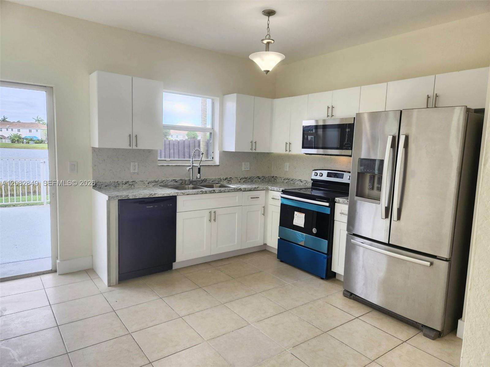 1525 SE 31st Ct # 1525 — Photo 4