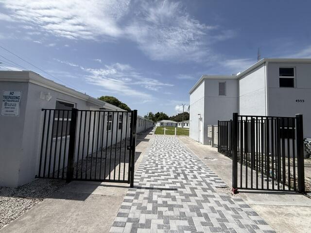 4393 Windsor Avenue # 24, West Palm Beach FL 33407
