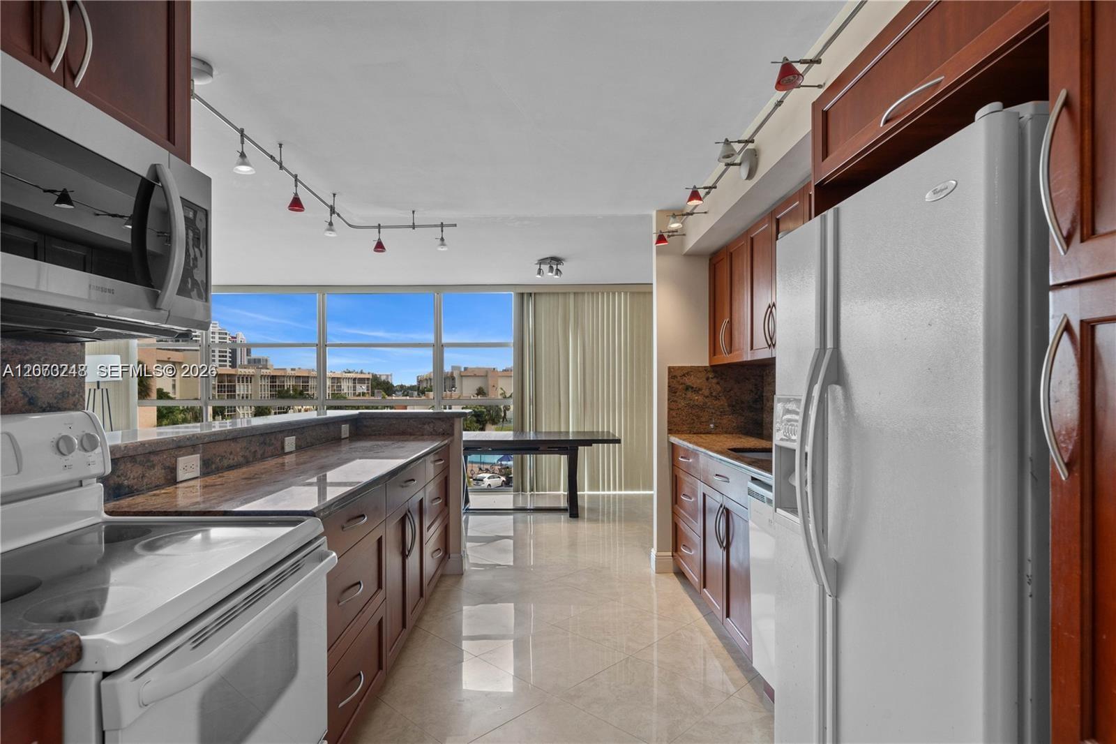 2000 Atlantic Shores Blvd # 420 — Photo 4