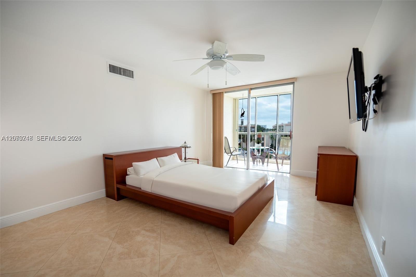 2000 Atlantic Shores Blvd # 420 — Photo 5