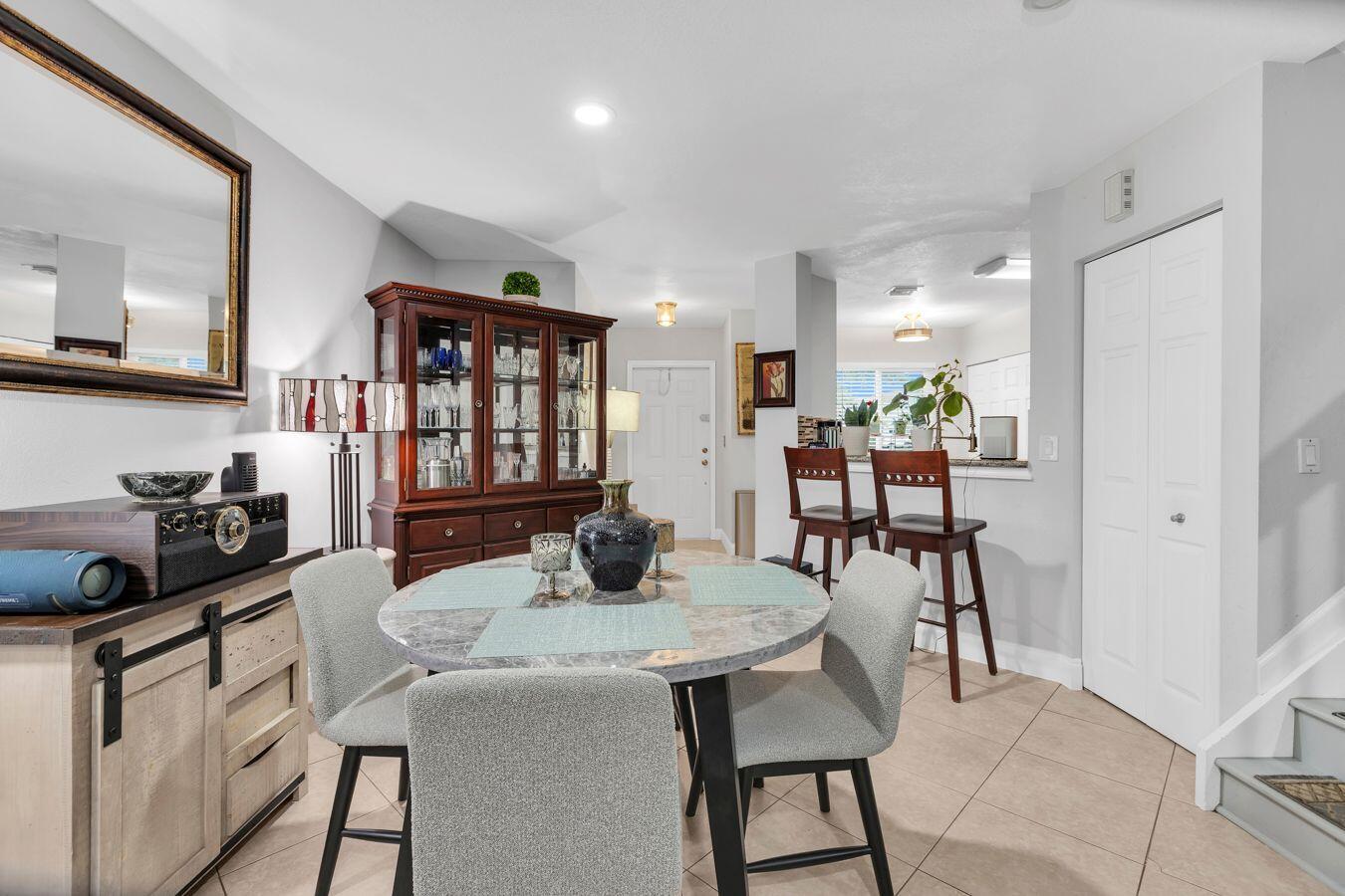 1375 SW 48th Terrace — Photo 3
