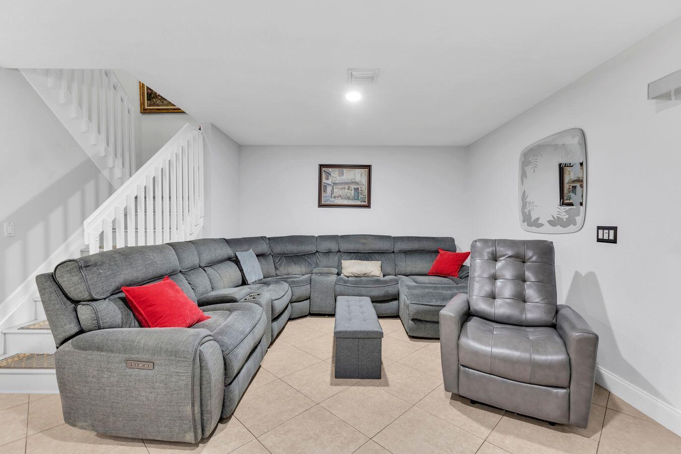 1375 SW 48th Terrace — Photo 4