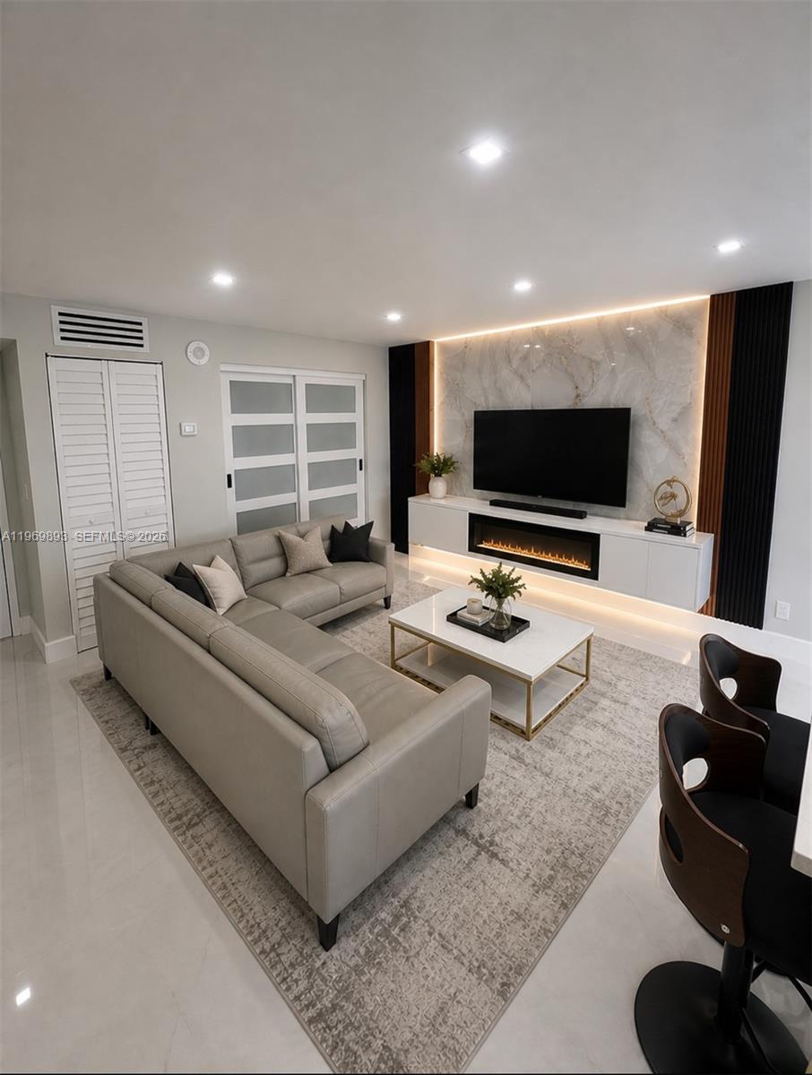 17021 N Bay Rd # 814, Sunny Isles Beach FL 33160