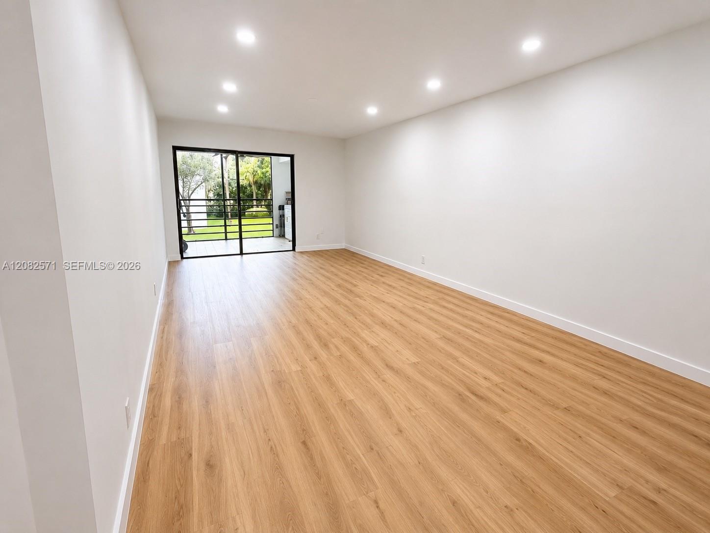 9233 SW 8th St # 207 — Photo 4