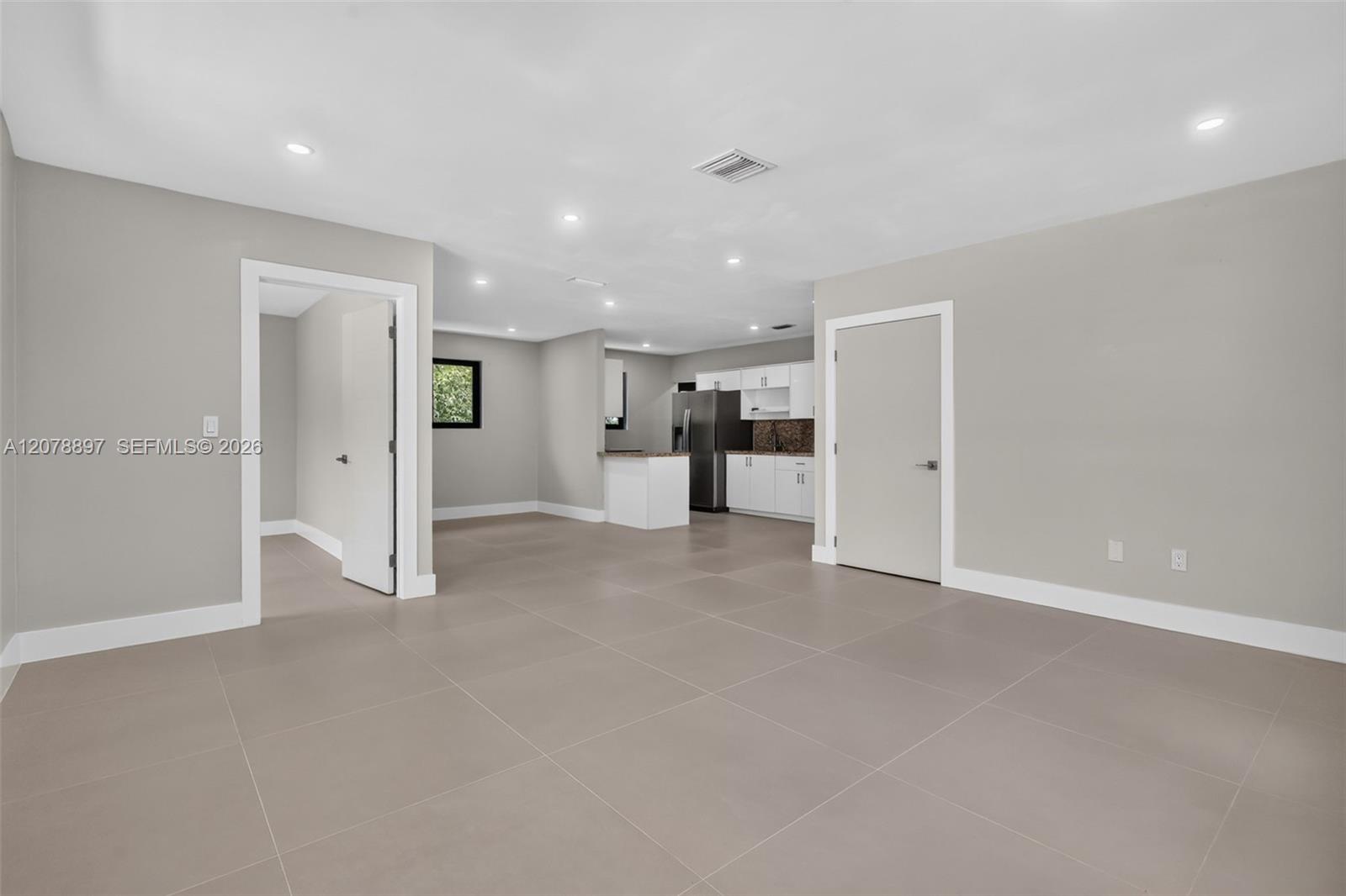 2216 SW 62nd Ave # 0 — Photo 5