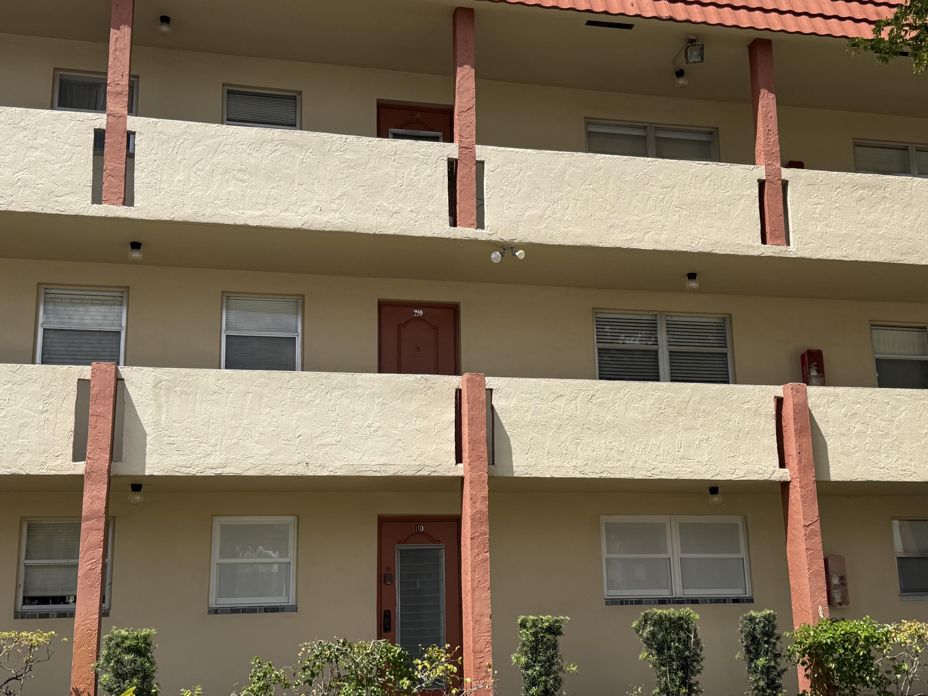 8051 Sunrise Lakes Drive N # 210, Sunrise FL 33322