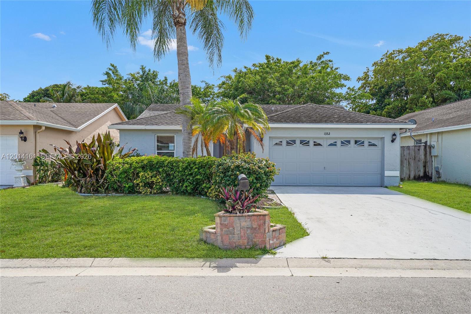 1332 Waterway Cove Dr, Wellington FL 33414