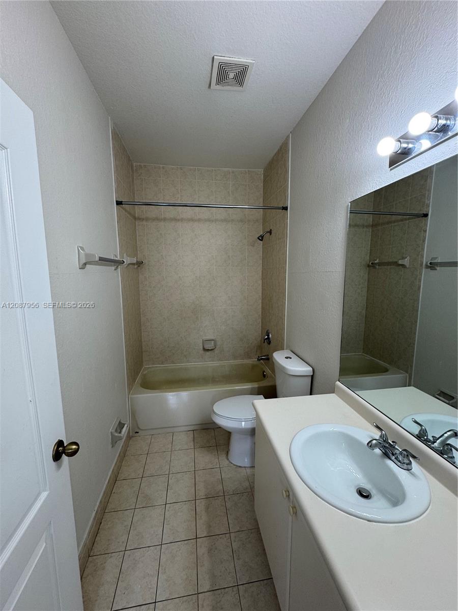 1536 SE 25th St # 202 — Photo 5