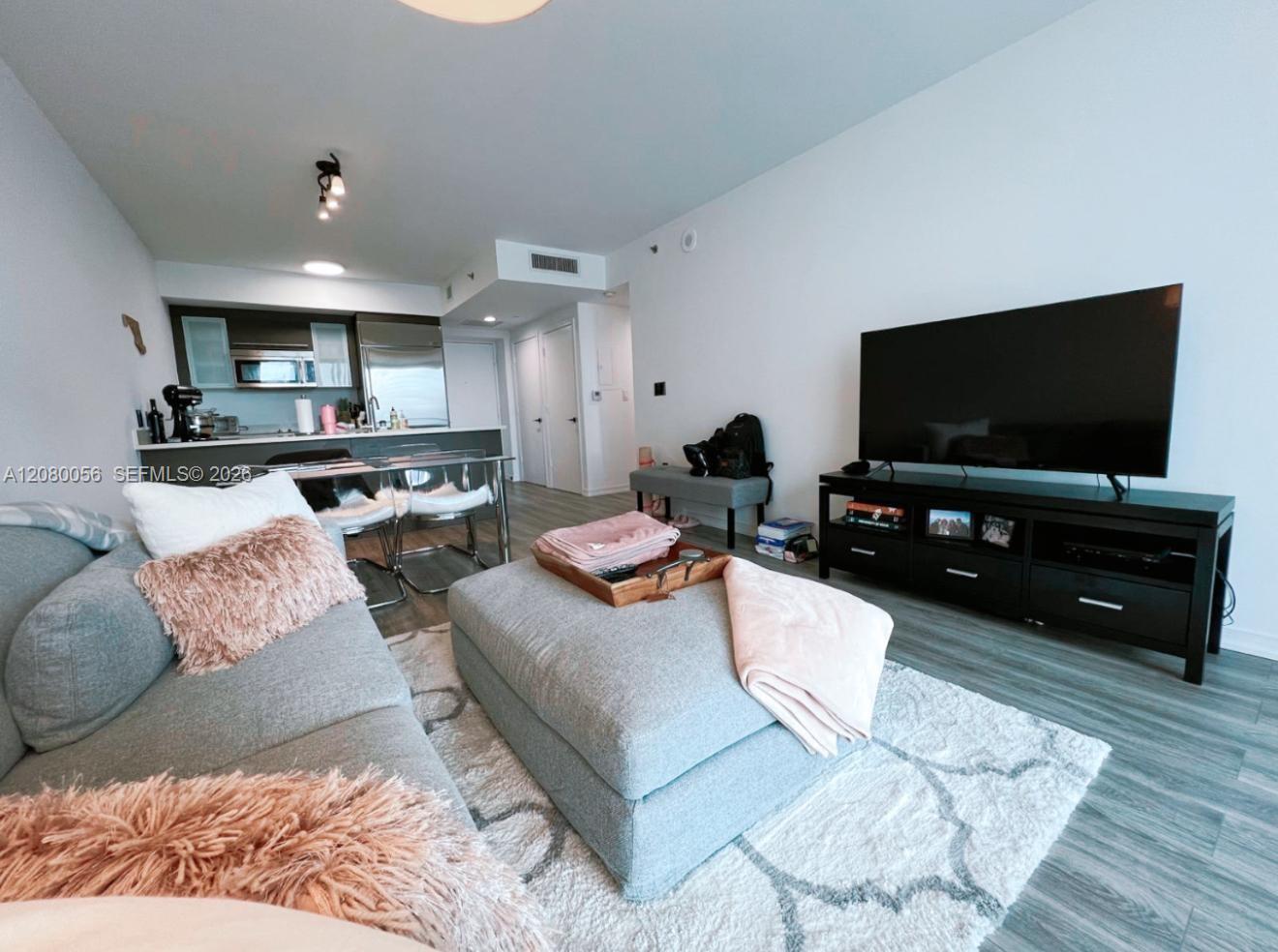 55 SE 6th St # 2304 — Photo 2