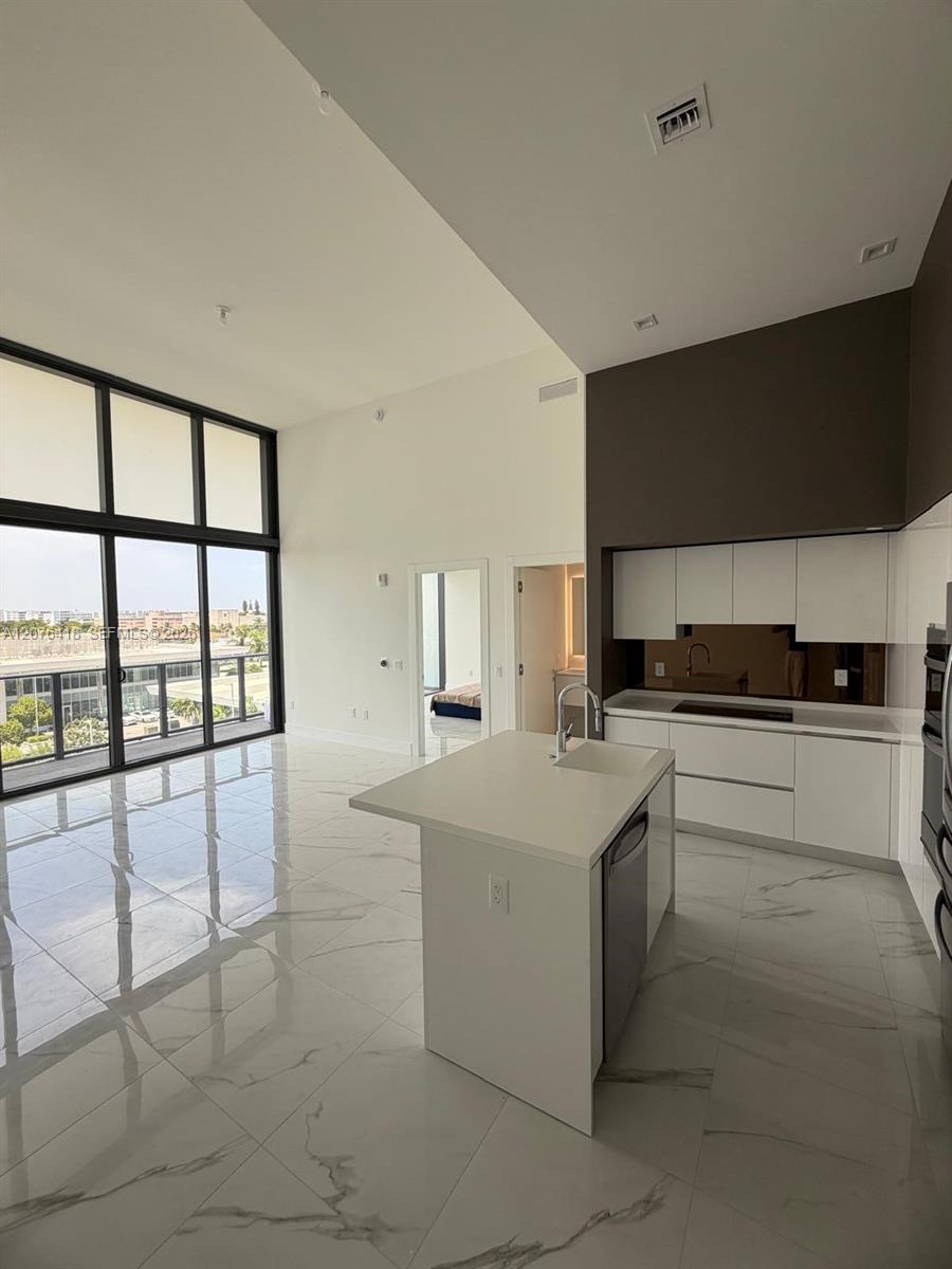 1170 E HALLANDALE BEACH BLVD # 502 — Photo 4