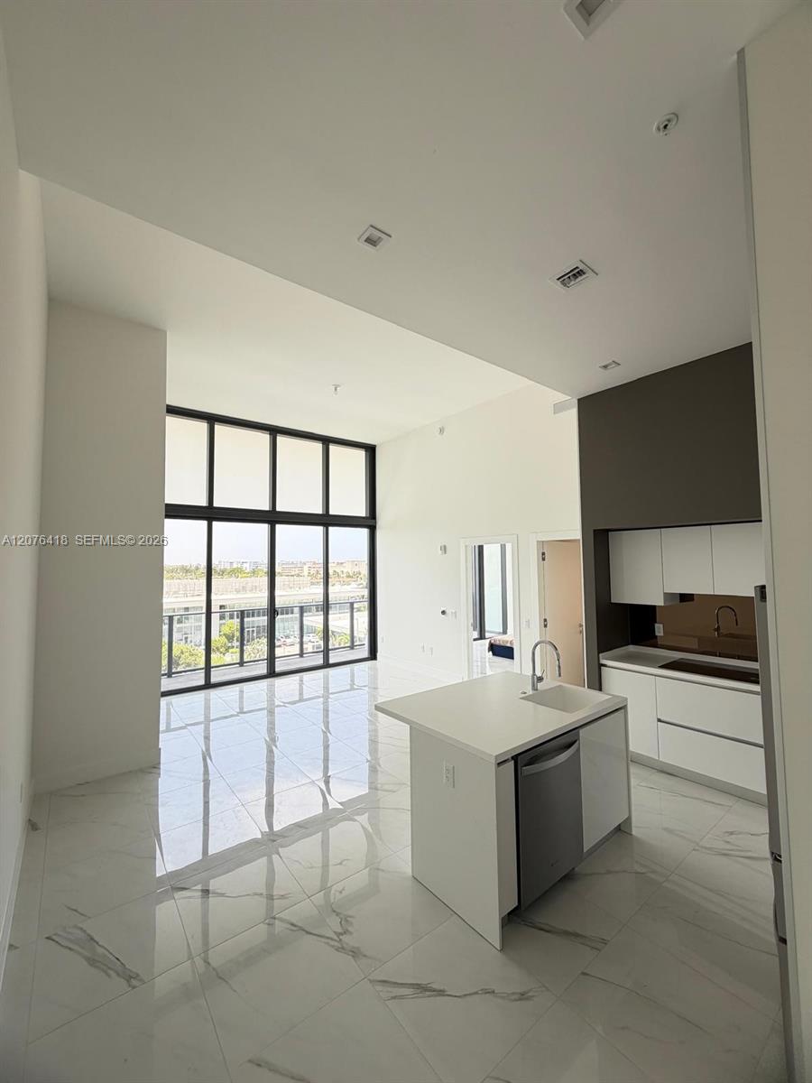 1170 E HALLANDALE BEACH BLVD # 502 — Photo 5