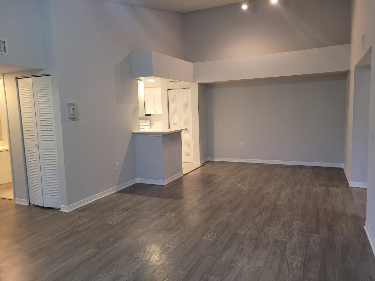 4197 N Haverhill Road # 212, West Palm Beach FL 33417